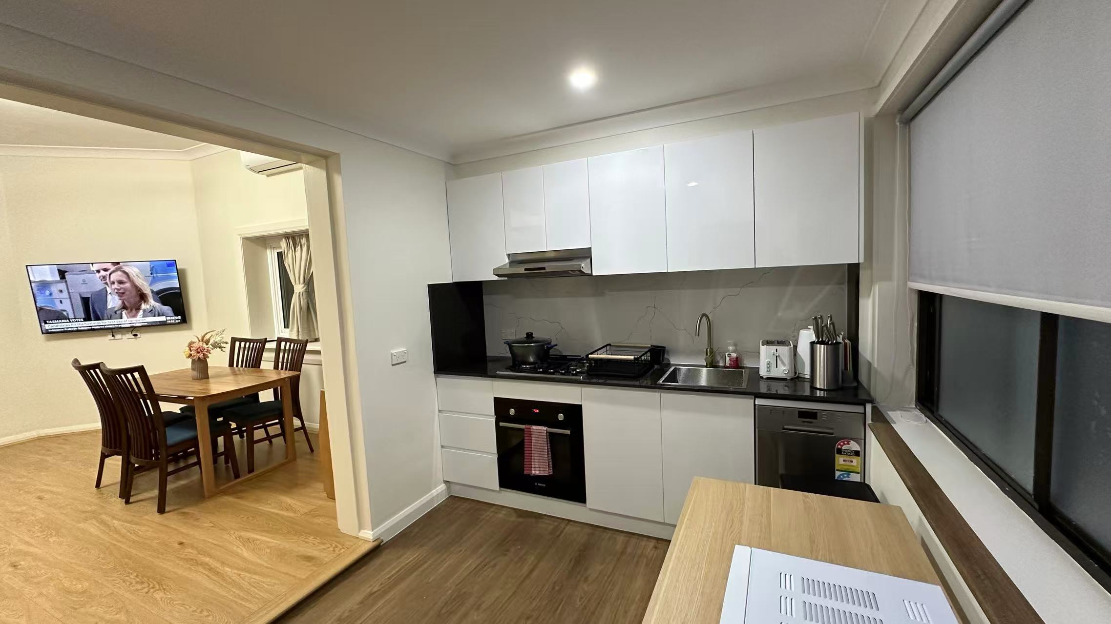 今日悉尼Burwood 优质4b2b整租 1800 拎包入住 Burwood 优质4b2b整租 1800 拎包入住