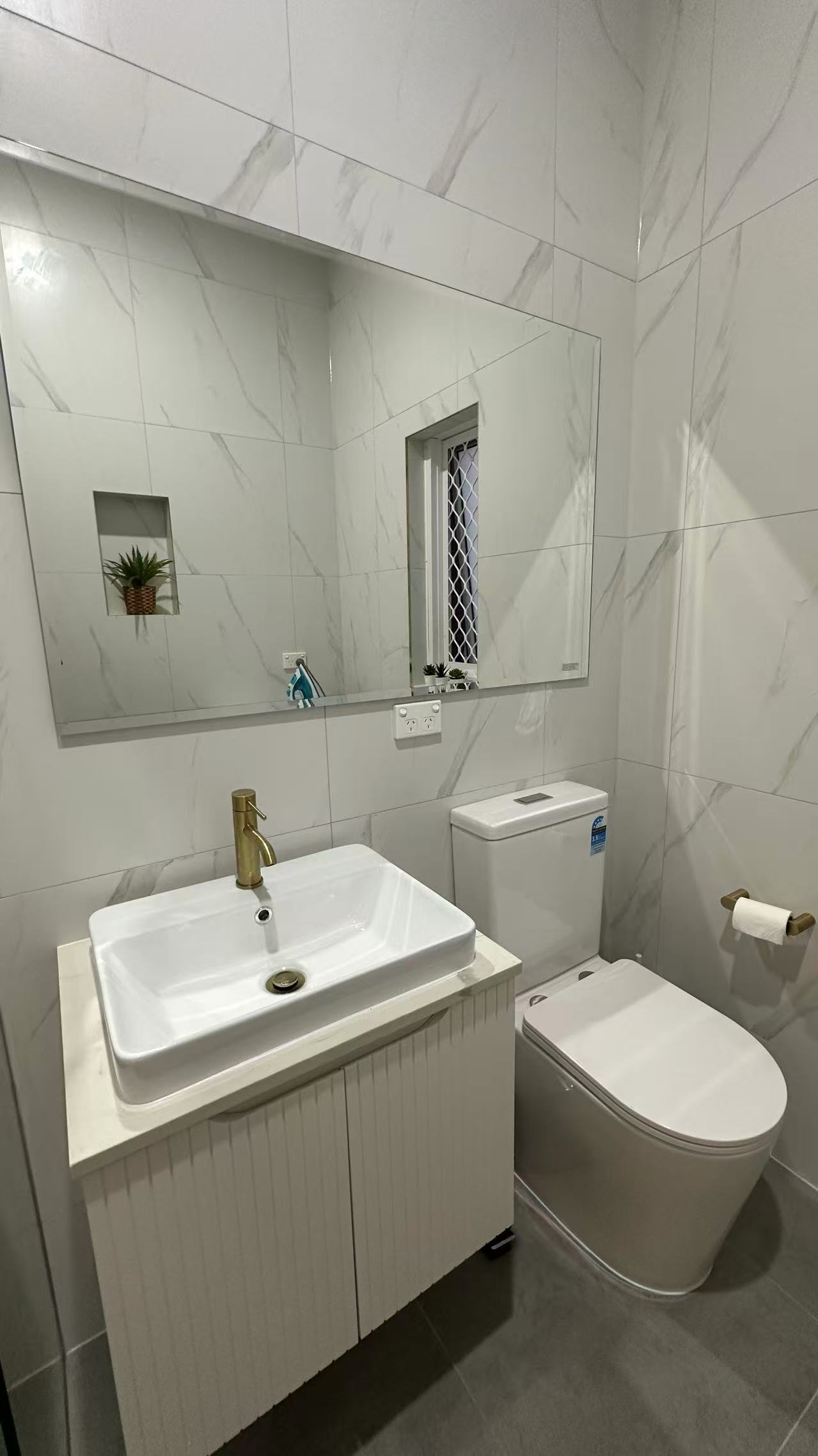 今日悉尼Burwood 优质4b2b整租 1800 拎包入住 Burwood 优质4b2b整租 1800 拎包入住