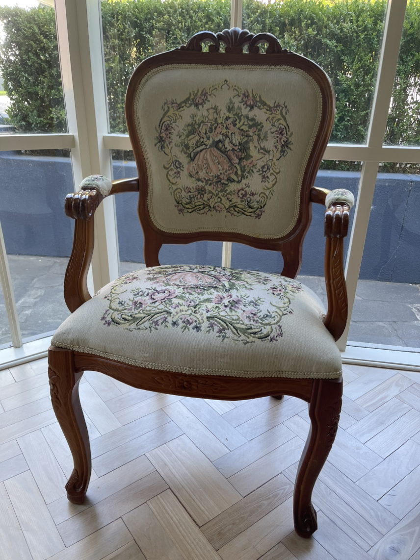 今日墨尔本墨尔本Louis XV 扶手椅 墨尔本Louis XV 扶手椅