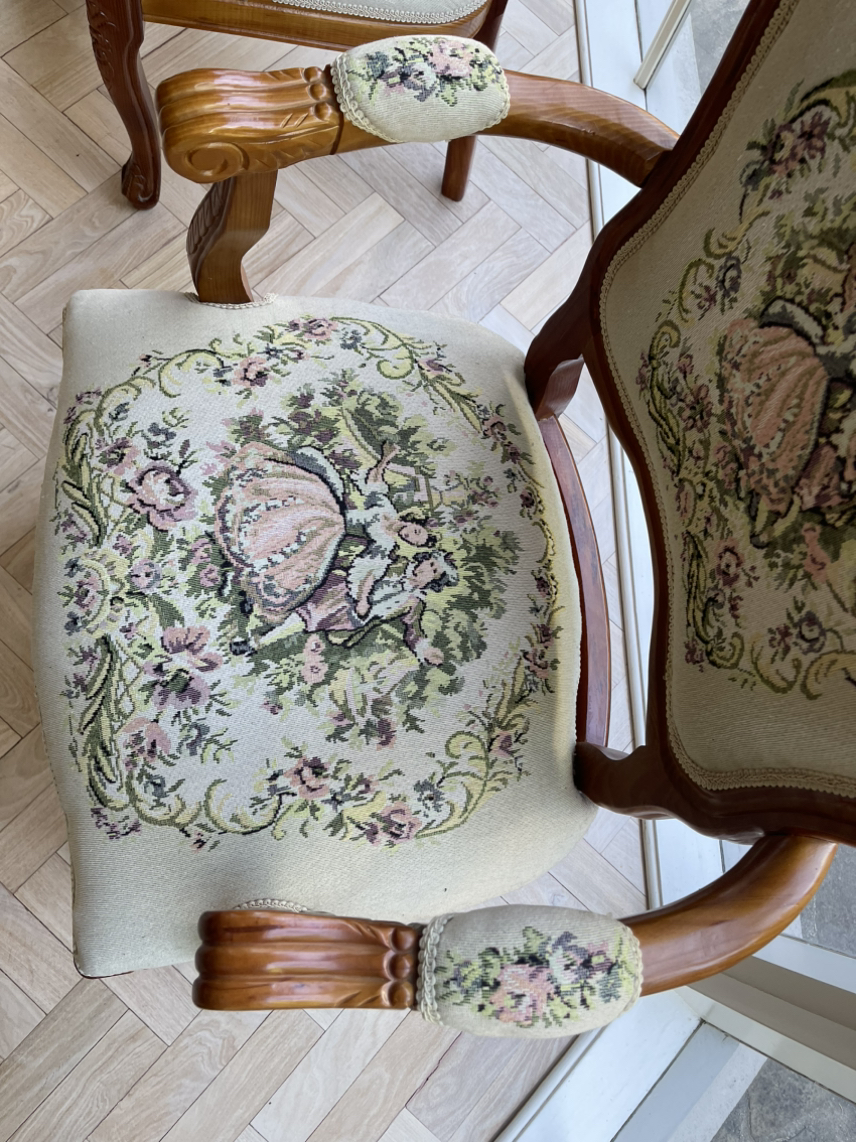 今日墨尔本墨尔本Louis XV 扶手椅 墨尔本Louis XV 扶手椅