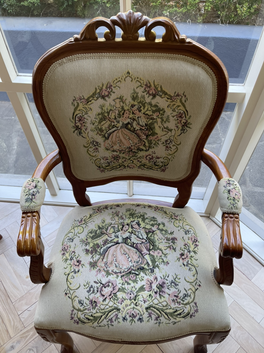 今日墨尔本墨尔本Louis XV 扶手椅 墨尔本Louis XV 扶手椅