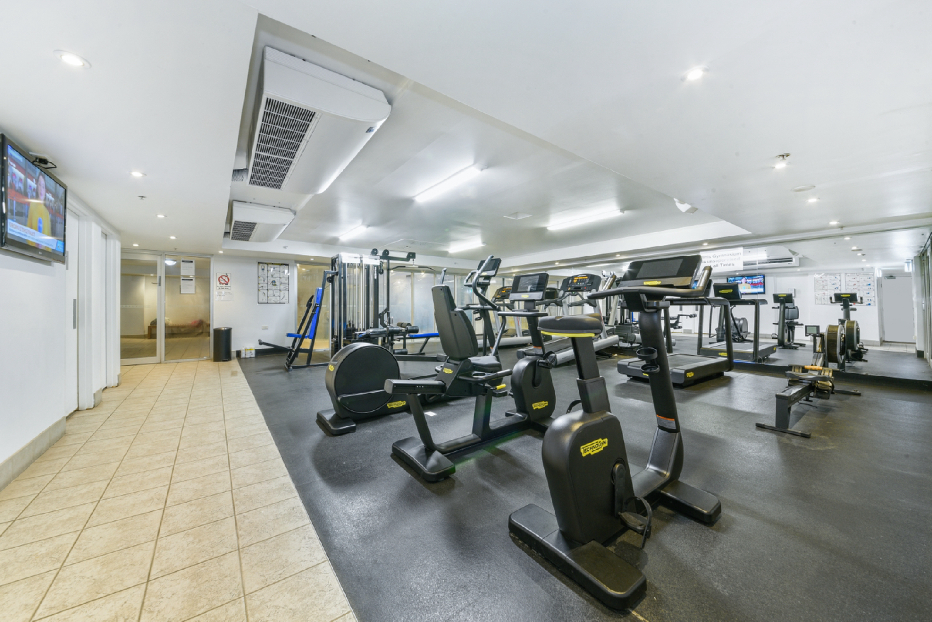今日悉尼Chatswood 1B1B拎包入住包账单泳池健身 Chatswood 1B1B拎包入住包账单泳池健身