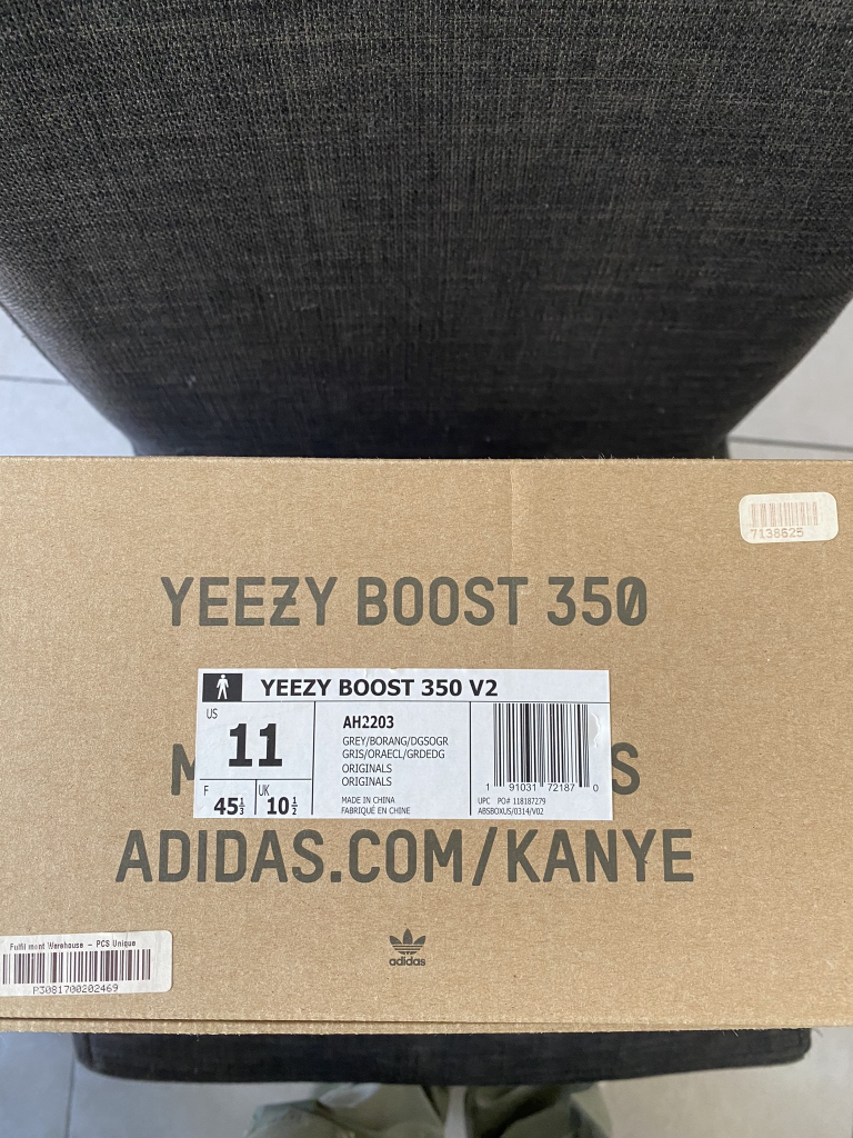 今日珀斯Yeezy 350 V2 Beluga 20 Mens US 11 Yeezy 350 V2 Beluga 20 Mens US 11