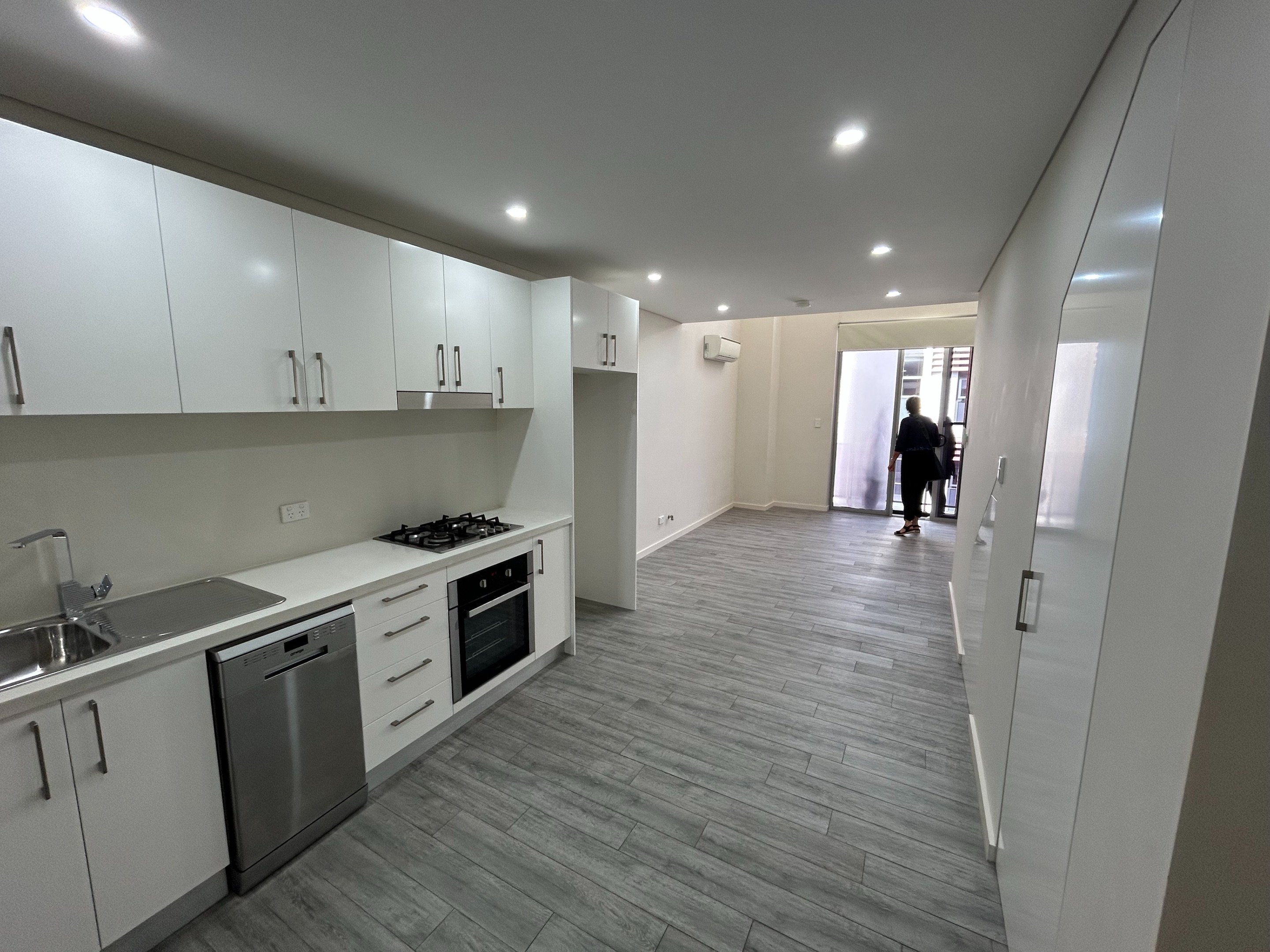 今日悉尼Lewisham 精装复式1B1B 近 Inner WestCBD Lewisham 精装复式1B1B 近 Inner WestCBD