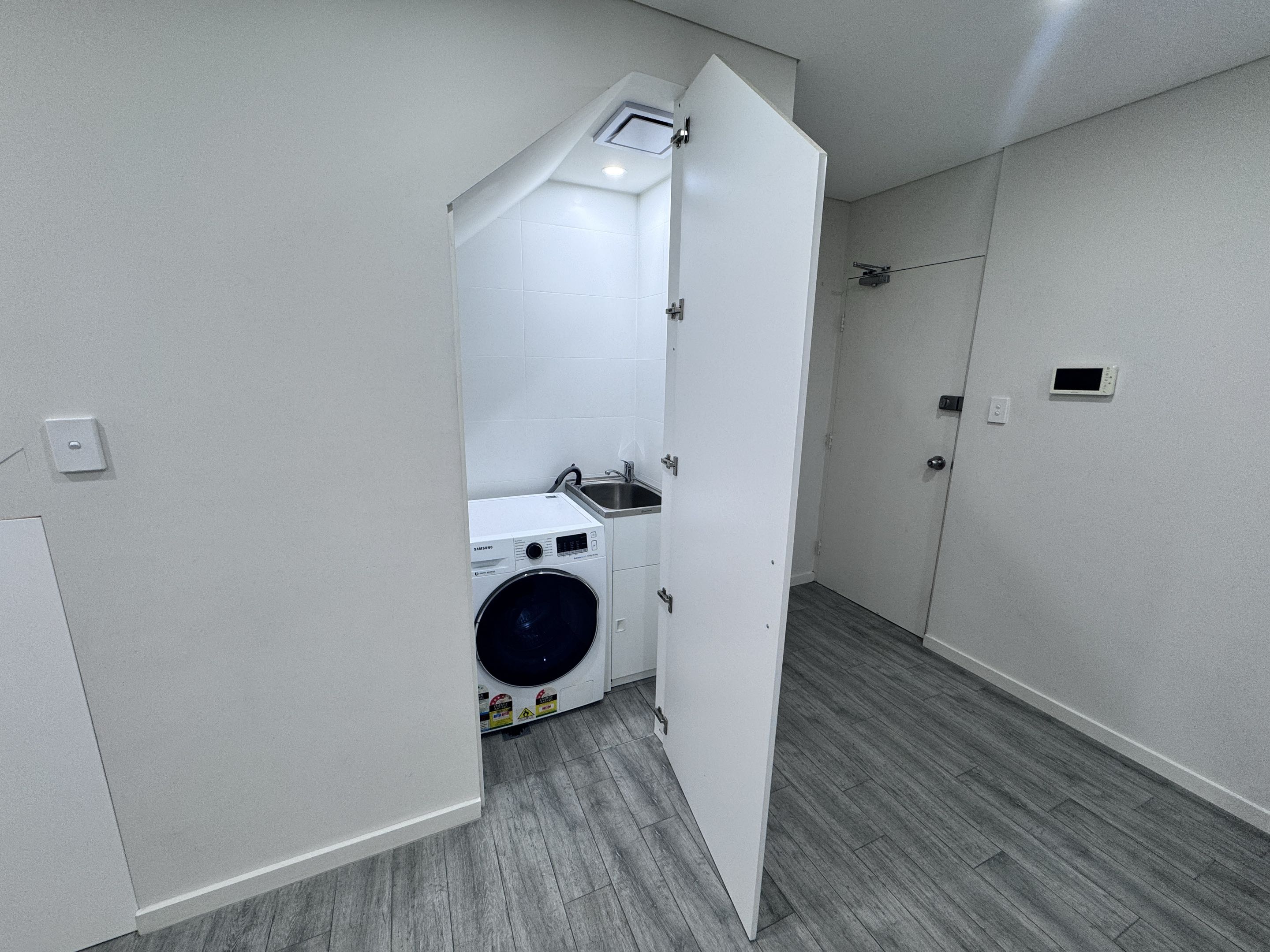 今日悉尼Lewisham 精装复式1B1B 近 Inner WestCBD Lewisham 精装复式1B1B 近 Inner WestCBD