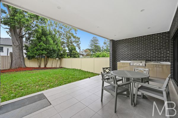 今日悉尼Ermington 包家具House双层4房3卫1车库近新后院低维护近145 Ermington 包家具House双层4房3卫1车库近新后院低维护近145