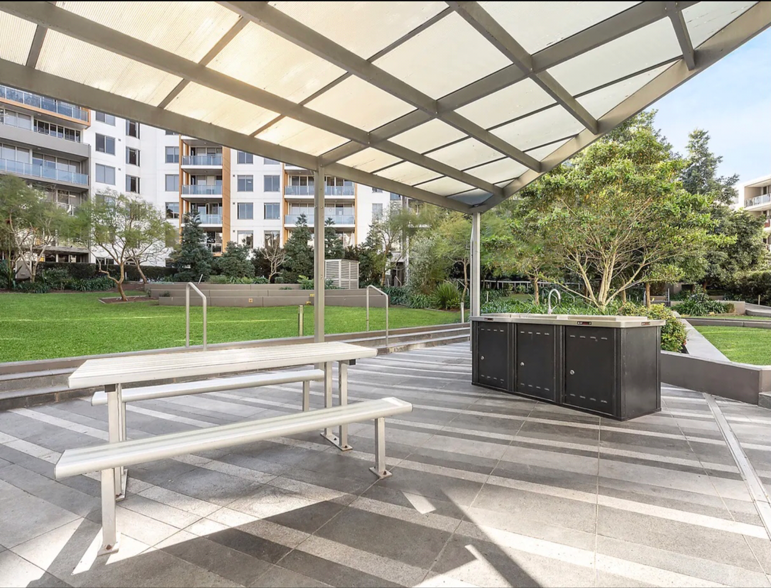 今日珀斯Wolli Creek 近City近机场安静24小时保安公寓主卧招租 Spa桑拿健身房免费 Wolli Creek 近City近机场安静24小时保安公寓主卧招租 Spa桑拿健身房免费