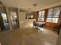 Wentworth Point 宽敞2B2B阳台全屋空调 宁静低密社区  近Rhodes火车站