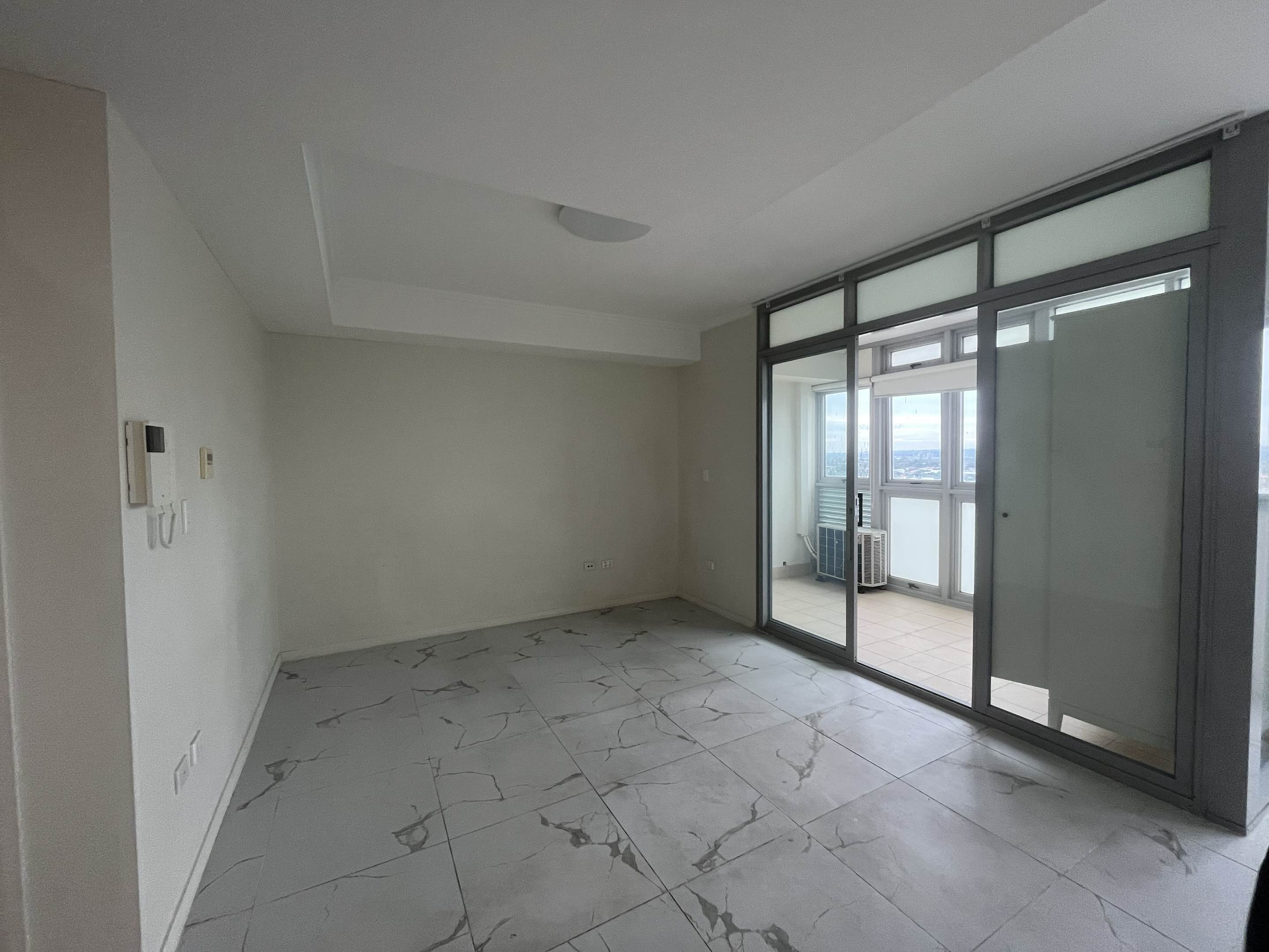 今日悉尼Burwood 核心地段步行3分钟到火车站 高层景观1房超大阳台可改2房 带车位 Burwood 核心地段步行3分钟到火车站 高层景观1房超大阳台可改2房 带车位