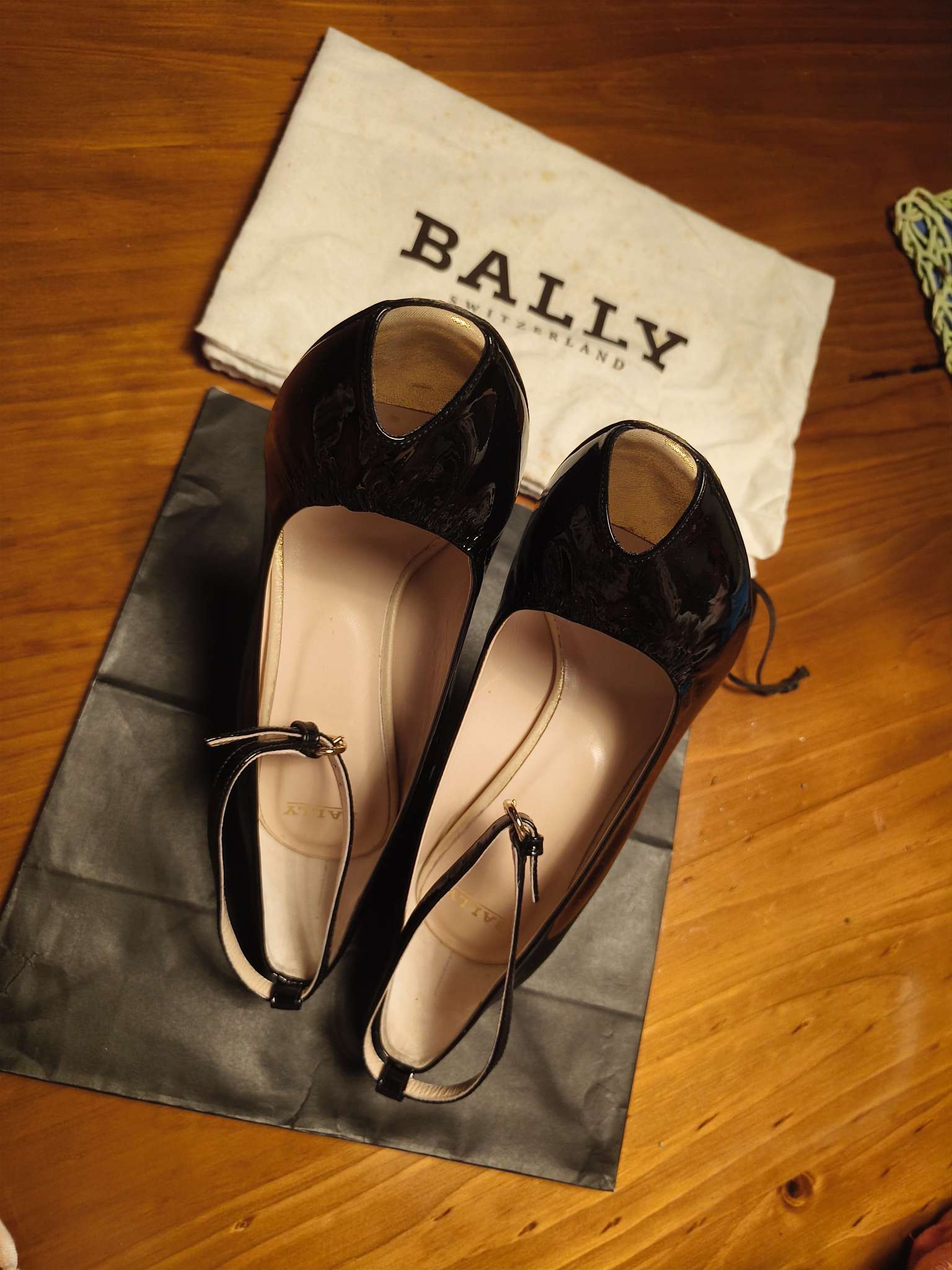 今日珀斯Bally牛皮露趾高跟鞋 Bally牛皮露趾高跟鞋