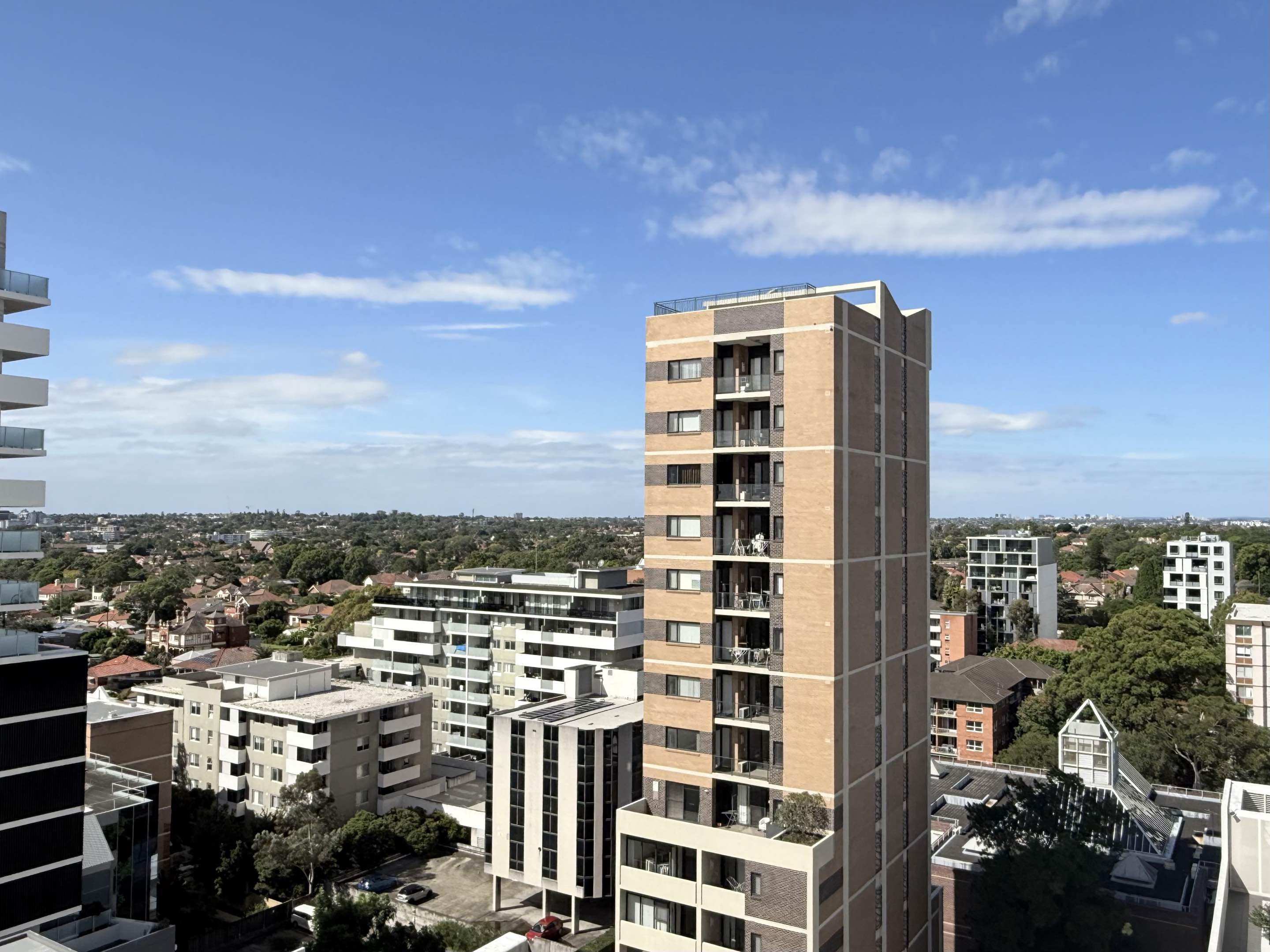 今日悉尼Burwood 黄金地段高层1b1b 410可入住 长租优先 Burwood 黄金地段高层1b1b 410可入住 长租优先