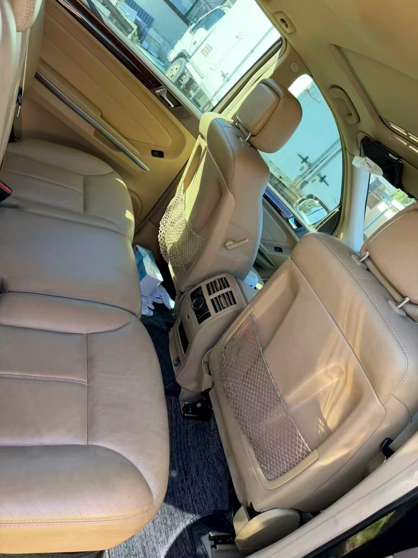 今日悉尼2007 black Mercedes Benz x164 SUV 2007 black Mercedes Benz x164 SUV