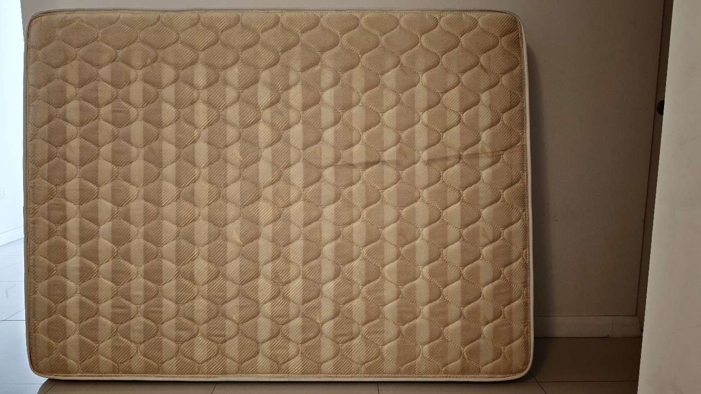 今日悉尼二手床垫送3床fitted sheet 二手床垫送3床fitted sheet