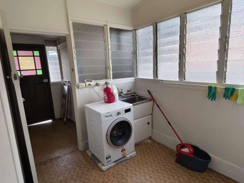 今日悉尼Campsie 火车站3间靓房空出每间降90仅280且免一周 30分钟 Campsie 火车站3间靓房空出每间降90仅280且免一周 30分钟