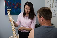  Concord全新脊医诊所开业10年经验华人脊医何医生缓解腰痛颈痛头痛运动损伤