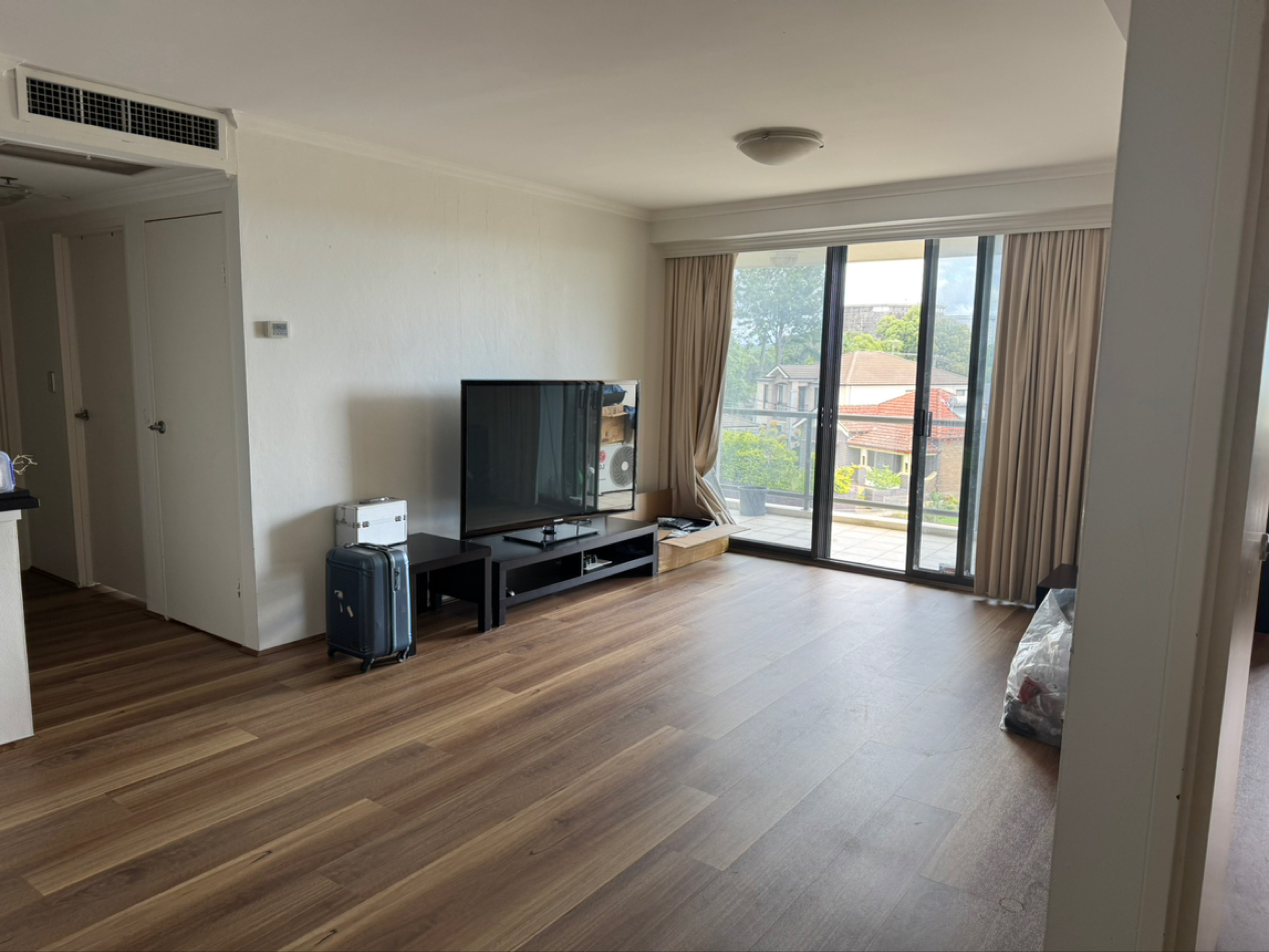今日珀斯Hurstville 2房2卫apartment主卧出租 Hurstville 2房2卫apartment主卧出租