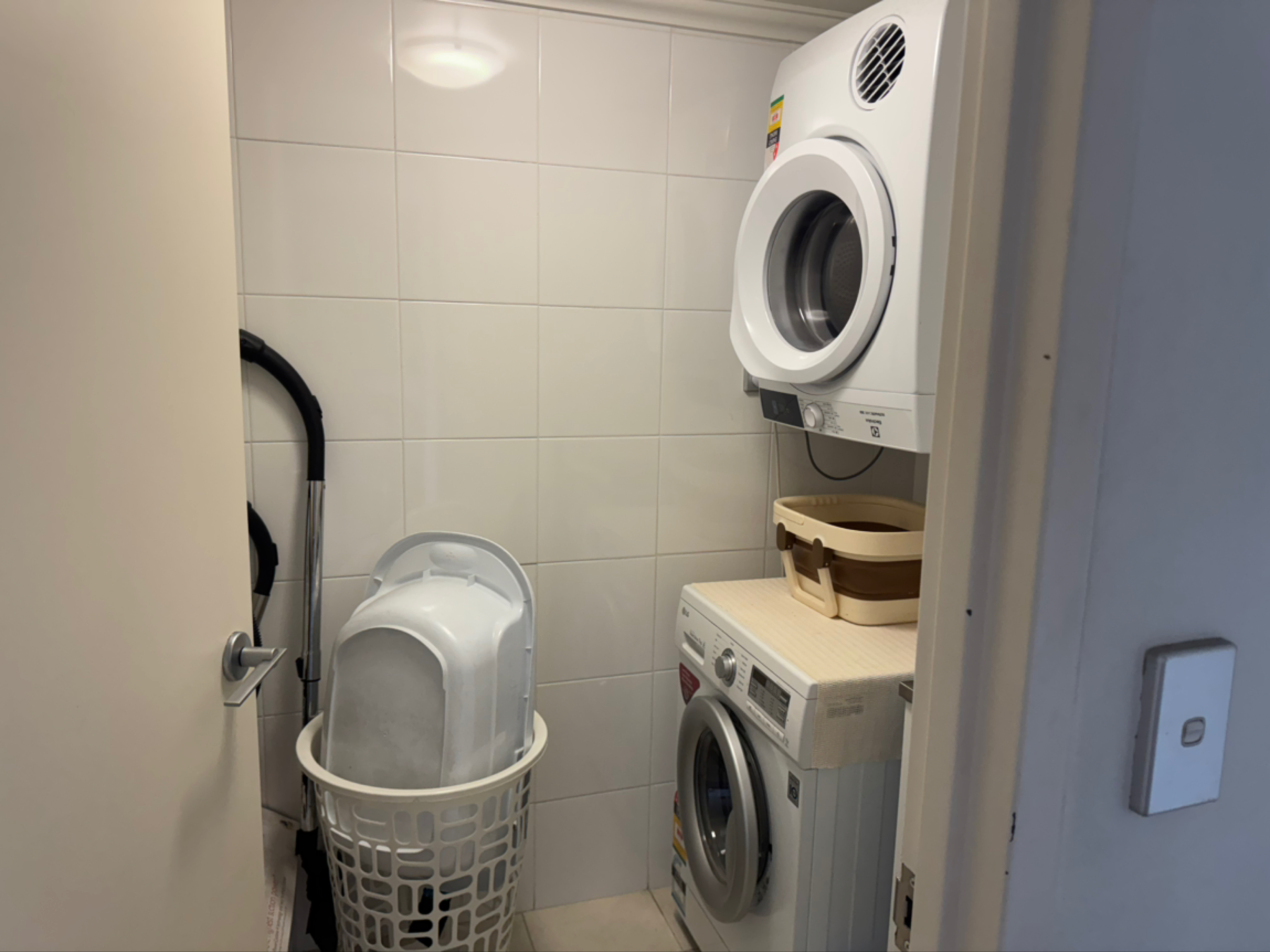 今日珀斯Hurstville 2房2卫apartment主卧出租 Hurstville 2房2卫apartment主卧出租