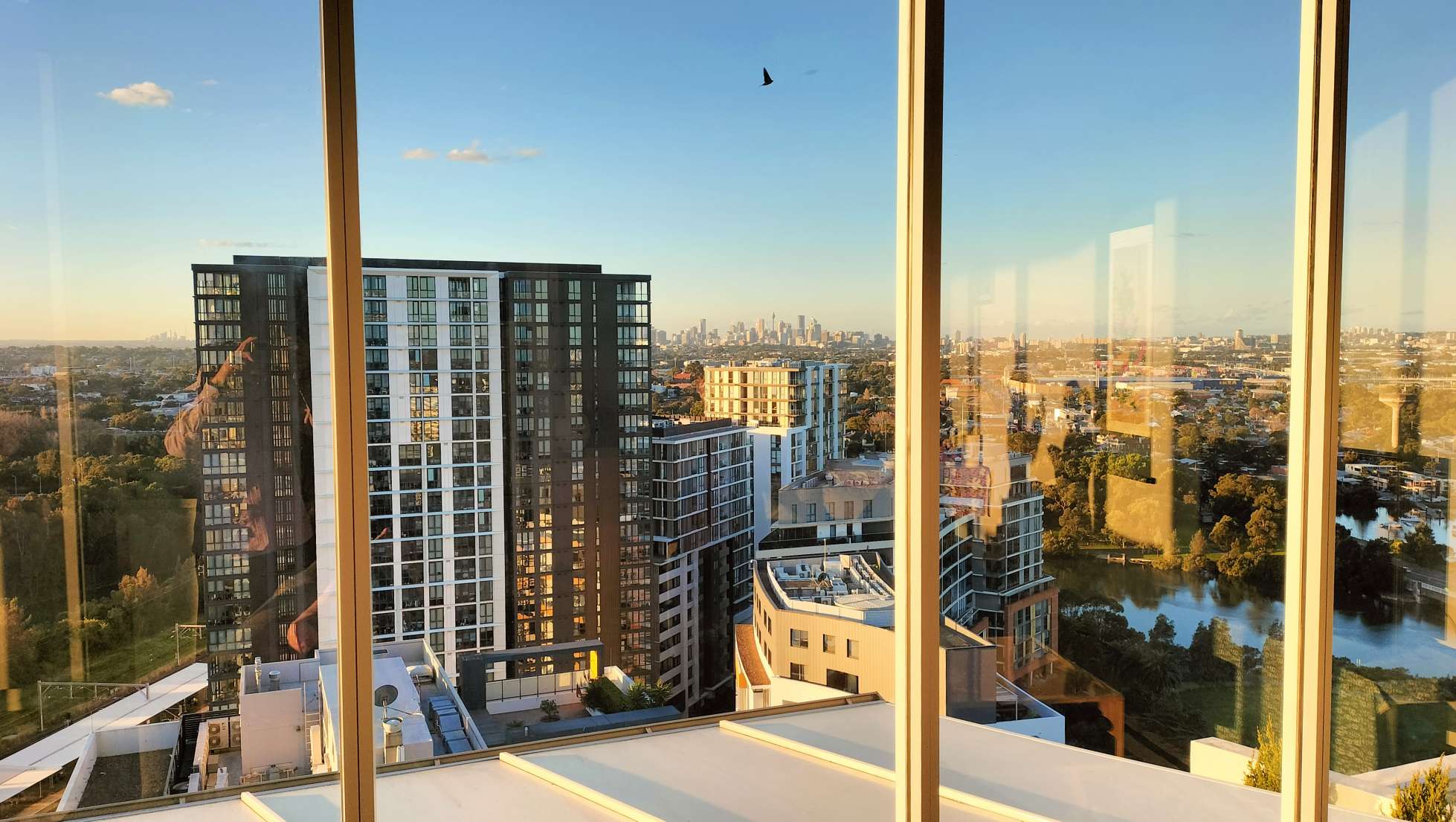 今日悉尼Wolli Creek 阳光主卧 独立卫浴 520刀 包家具水电网 Wolli Creek 阳光主卧 独立卫浴 520刀 包家具水电网