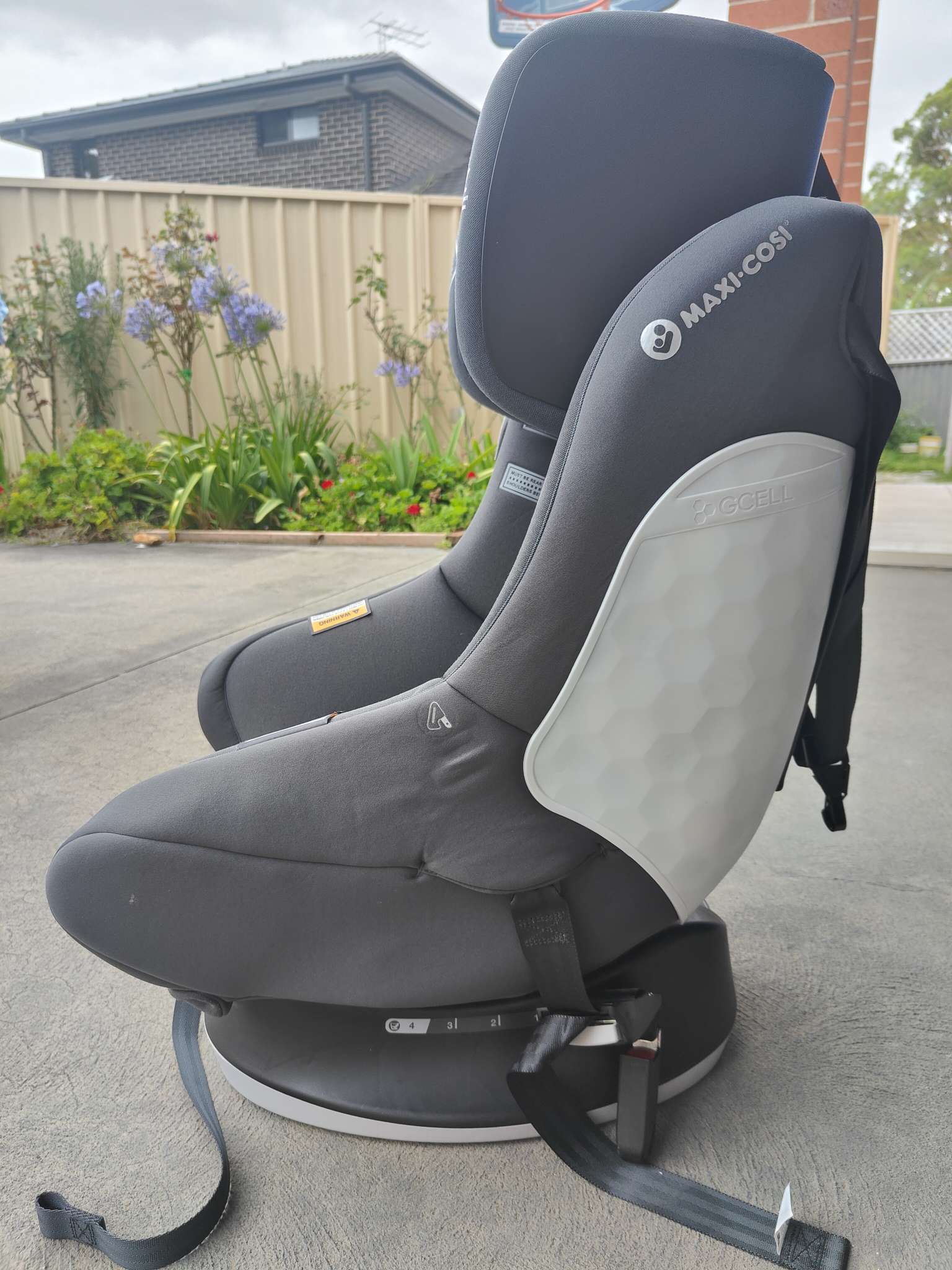 今日珀斯九成新maxi cosi vita pro安全座椅 04岁 九成新maxi cosi vita pro安全座椅 04岁