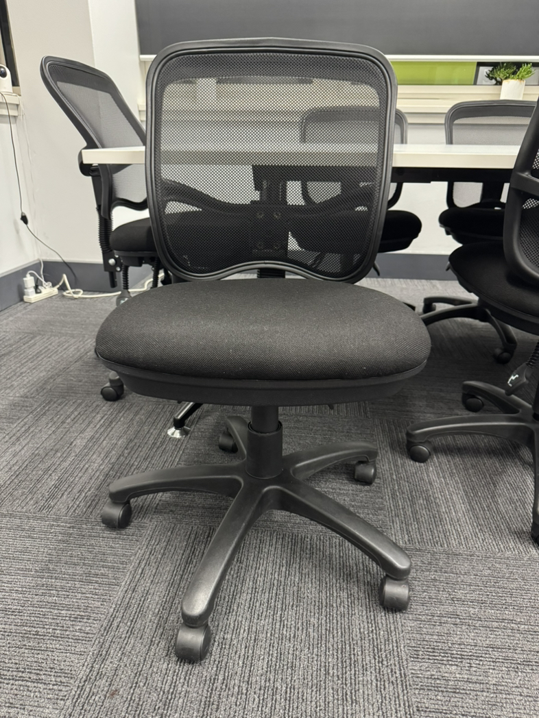 今日珀斯给钱就卖办公用品 给钱就卖办公用品