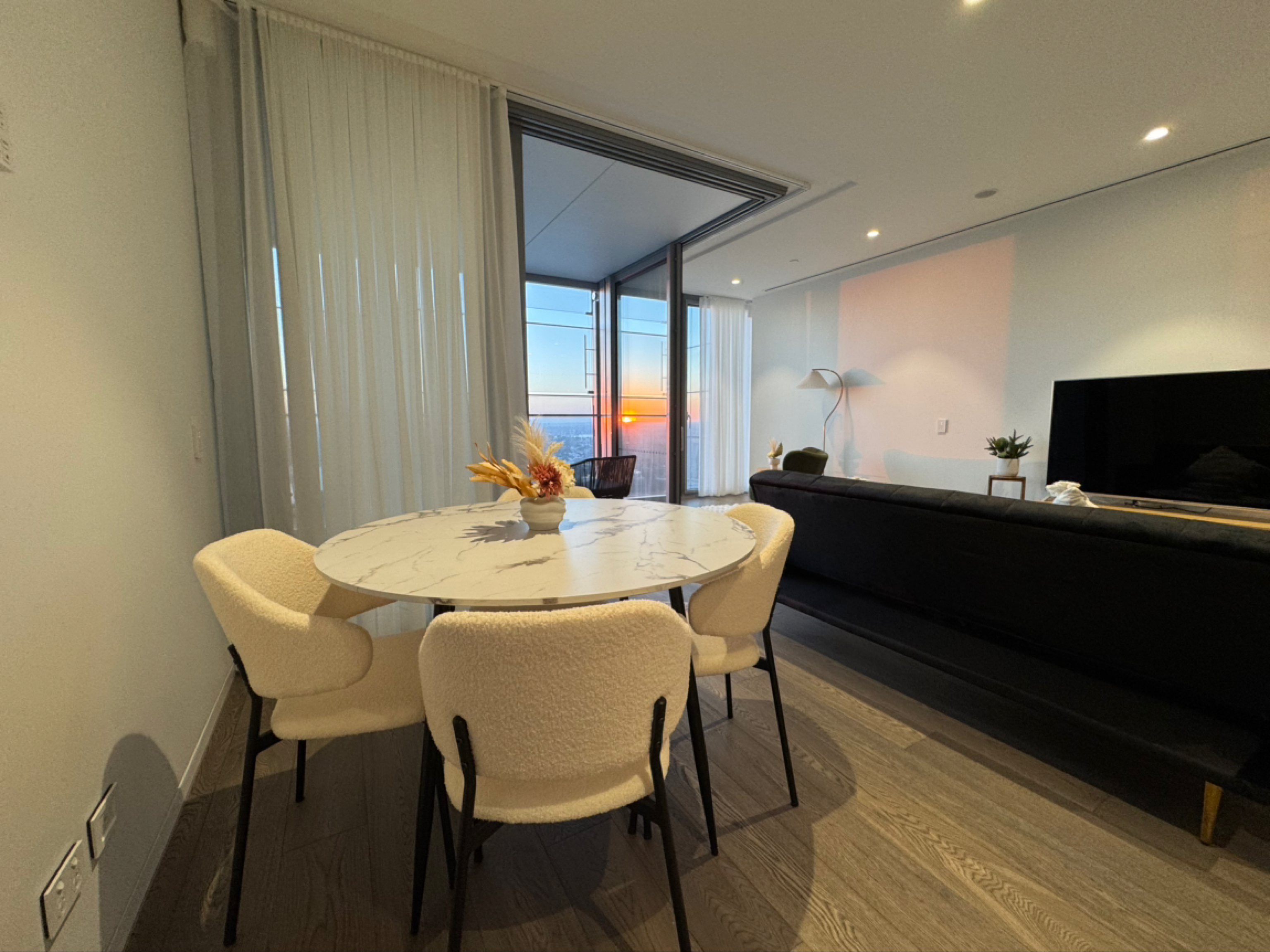 今日悉尼Barangaroo 拎包入住整租 全新高层50以上大1房1 书房1卫顶级公寓 Barangaroo 拎包入住整租 全新高层50以上大1房1 书房1卫顶级公寓