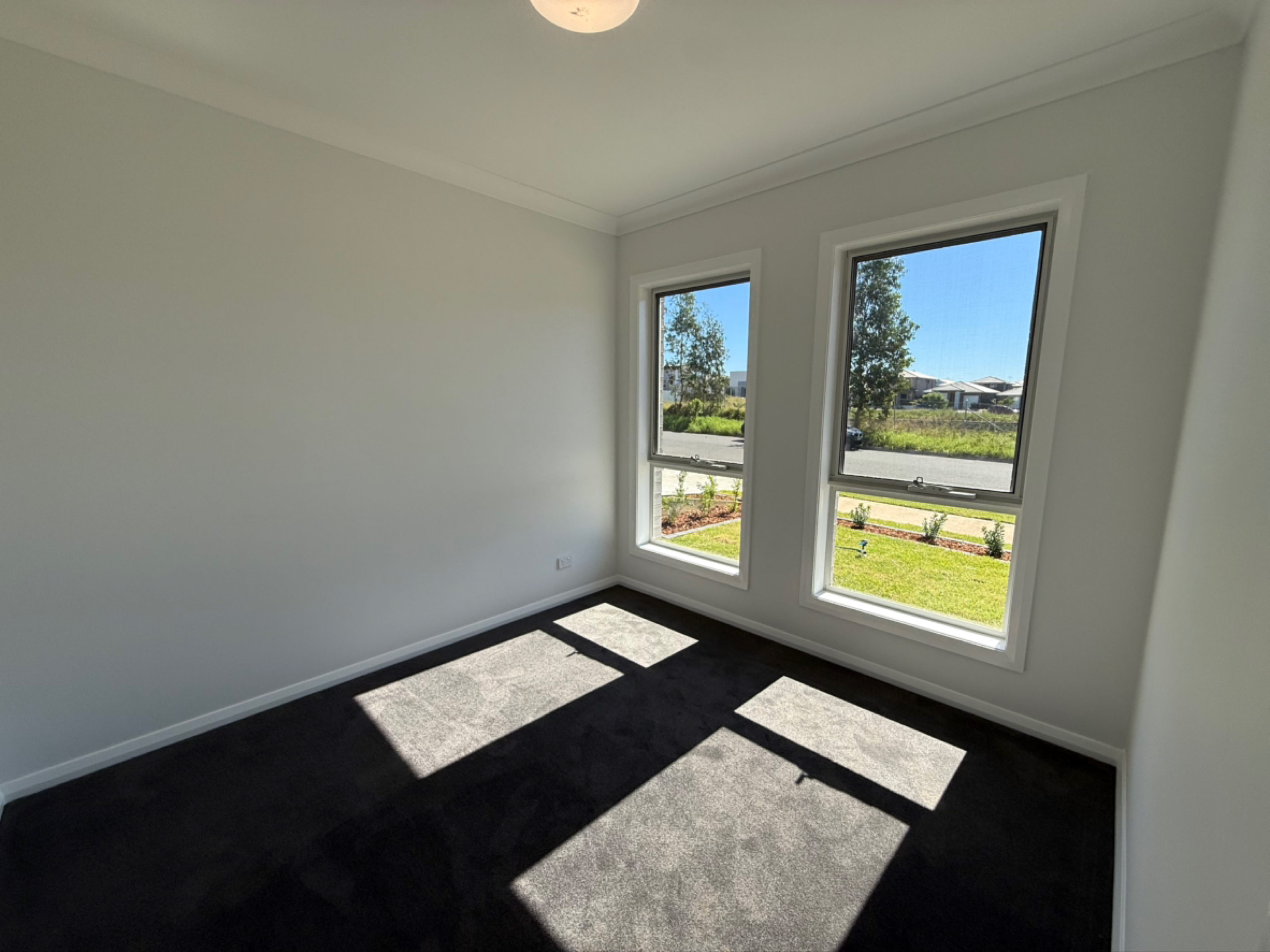 今日悉尼Austral Leppington 全新5房house 出租 Austral Leppington 全新5房house 出租