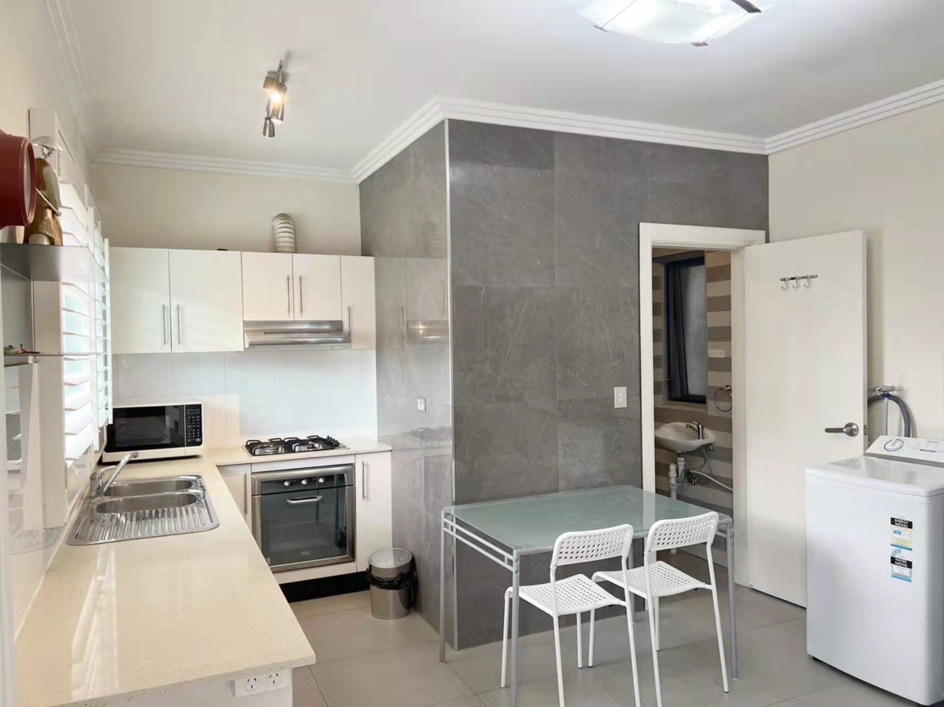 今日悉尼Hurstville 两房一卫grannyflat Hurstville 两房一卫grannyflat