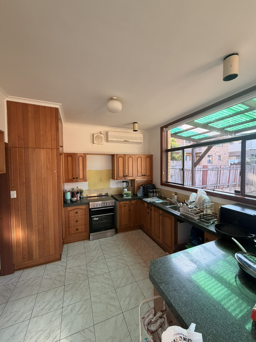 今日黄金海岸Burwood 新装修 大house Burwood 新装修 大house