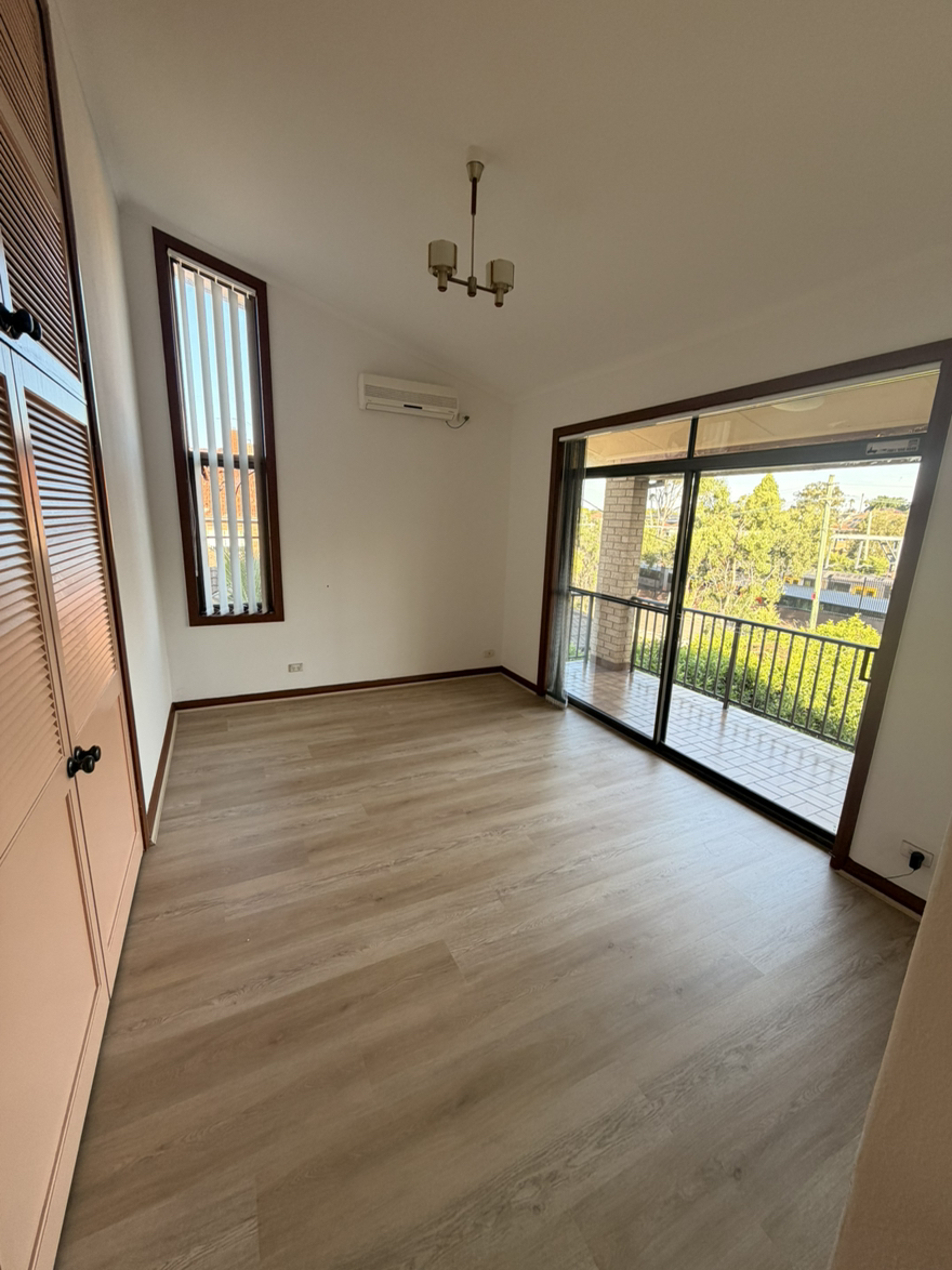 今日黄金海岸Burwood 新装修 大house Burwood 新装修 大house