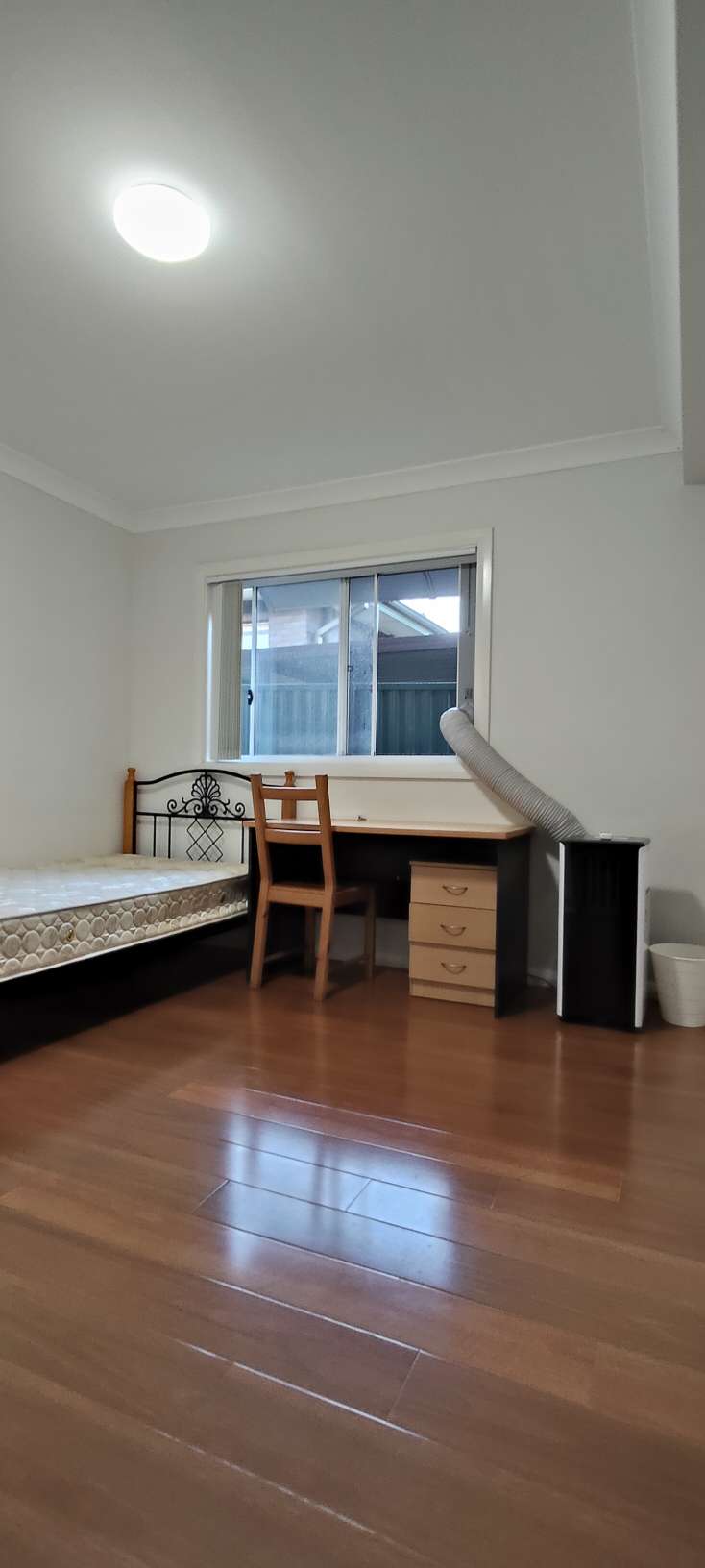 今日珀斯Burwood 近街静街砖house大单间招租 Burwood 近街静街砖house大单间招租