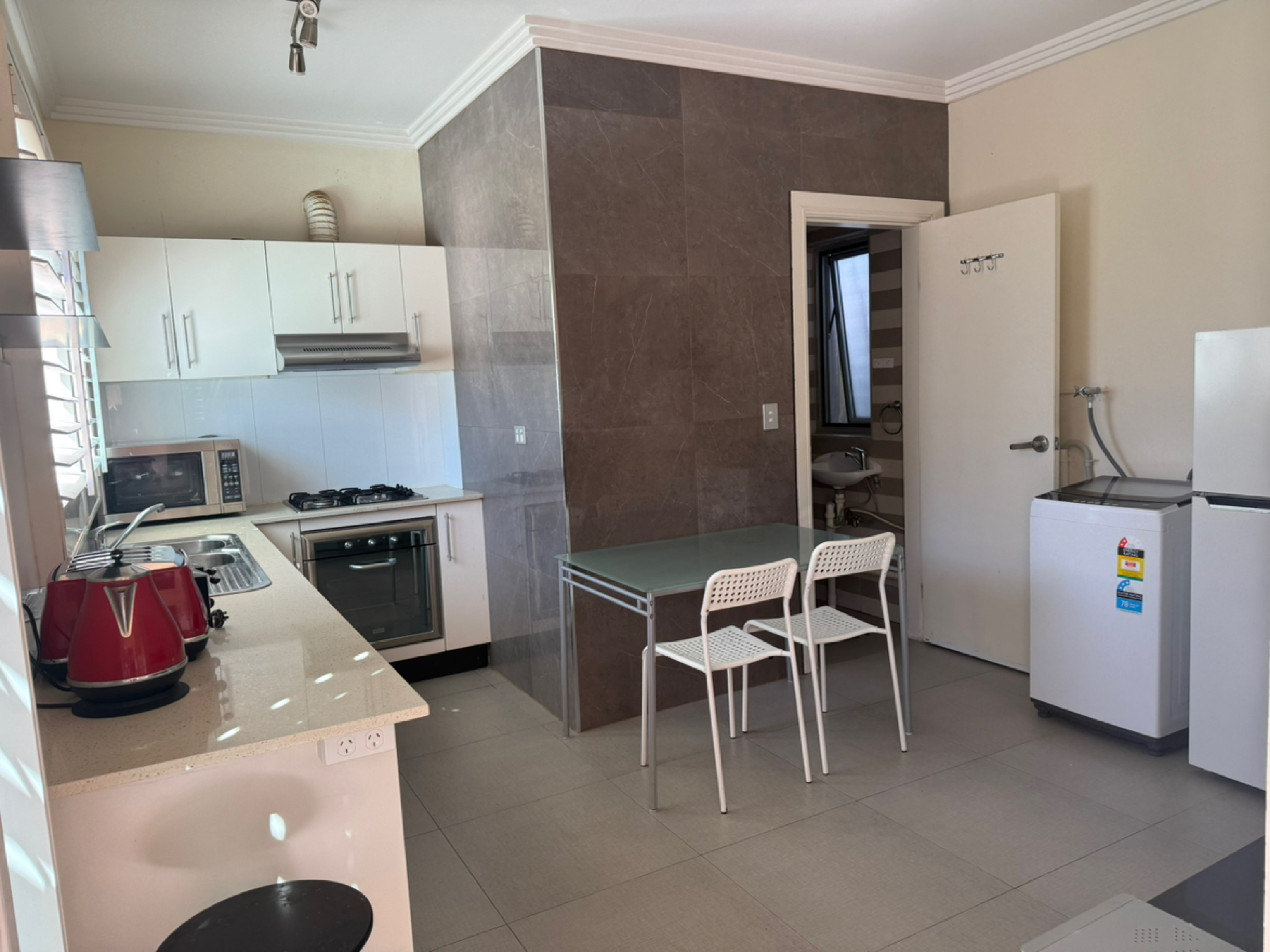 今日珀斯Hurstville 时尚House后院整租 Hurstville 时尚House后院整租