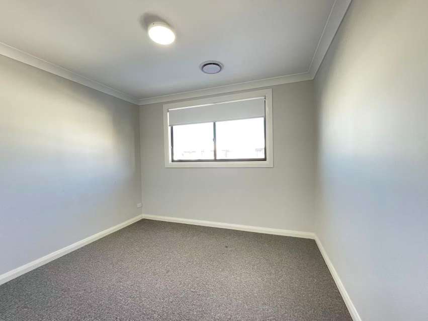 今日悉尼Oran Park 四房三卫house整租 Oran Park 四房三卫house整租