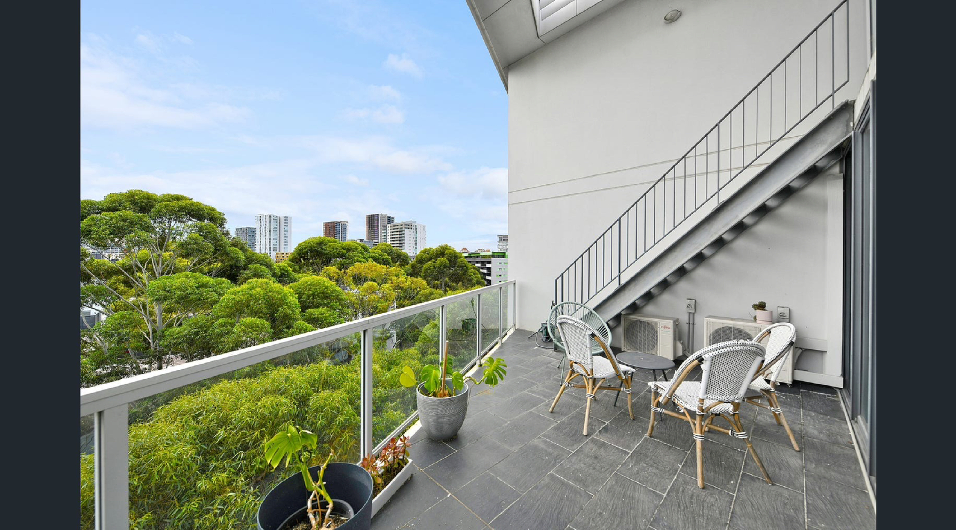 今日墨尔本Zetland 顶楼两层公寓找室友 Zetland 顶楼两层公寓找室友