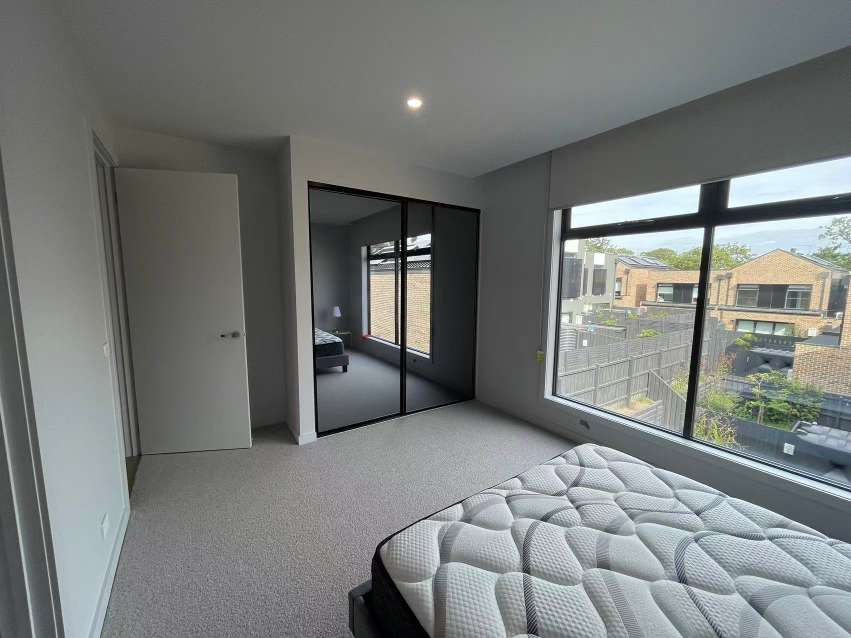 今日墨尔本Ivanhoe 墨尔本富人区 全新townhouse Ivanhoe 墨尔本富人区 全新townhouse