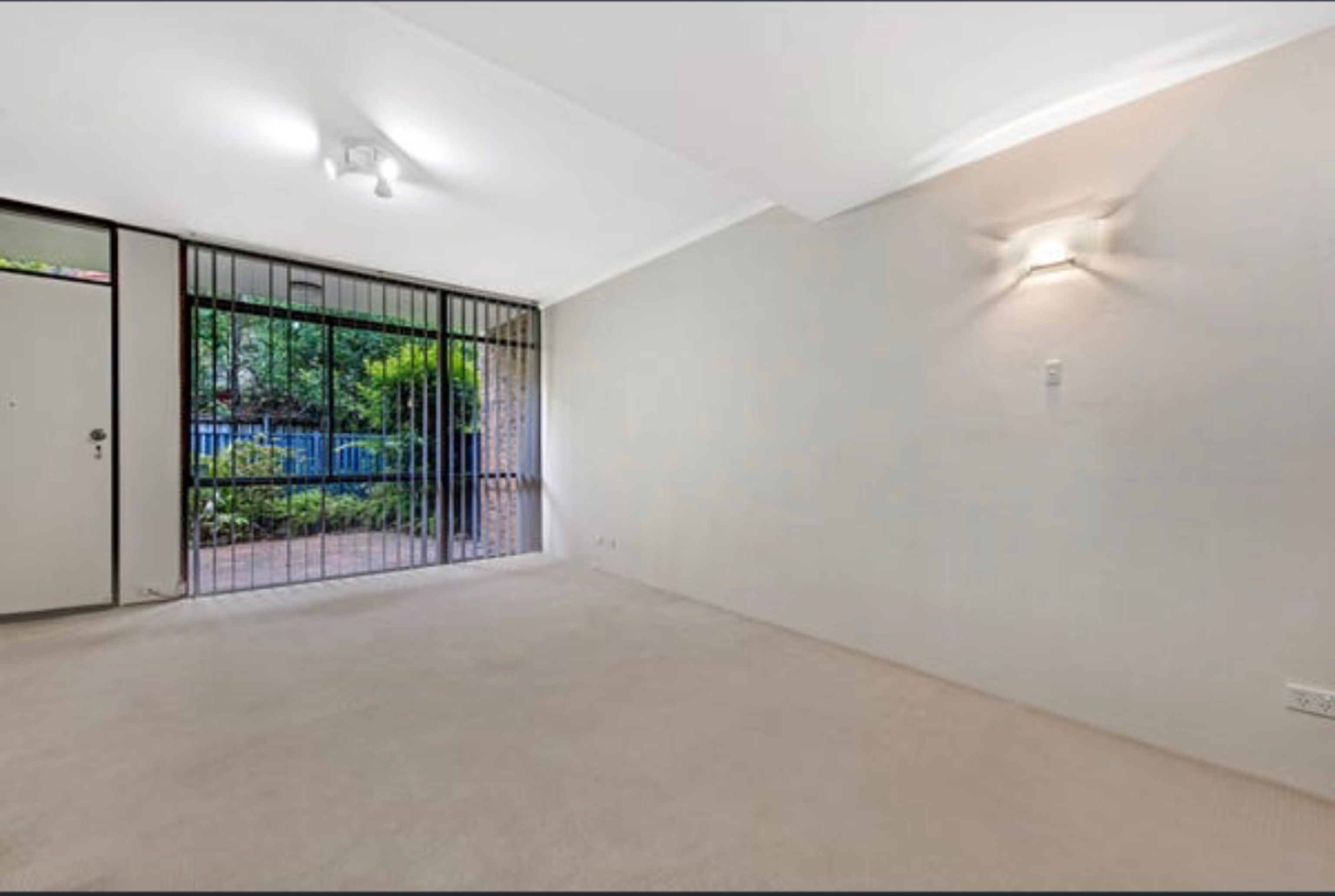 今日悉尼Turramurra 火车站走路5分钟近Coles一房带家具出租 Turramurra 火车站走路5分钟近Coles一房带家具出租