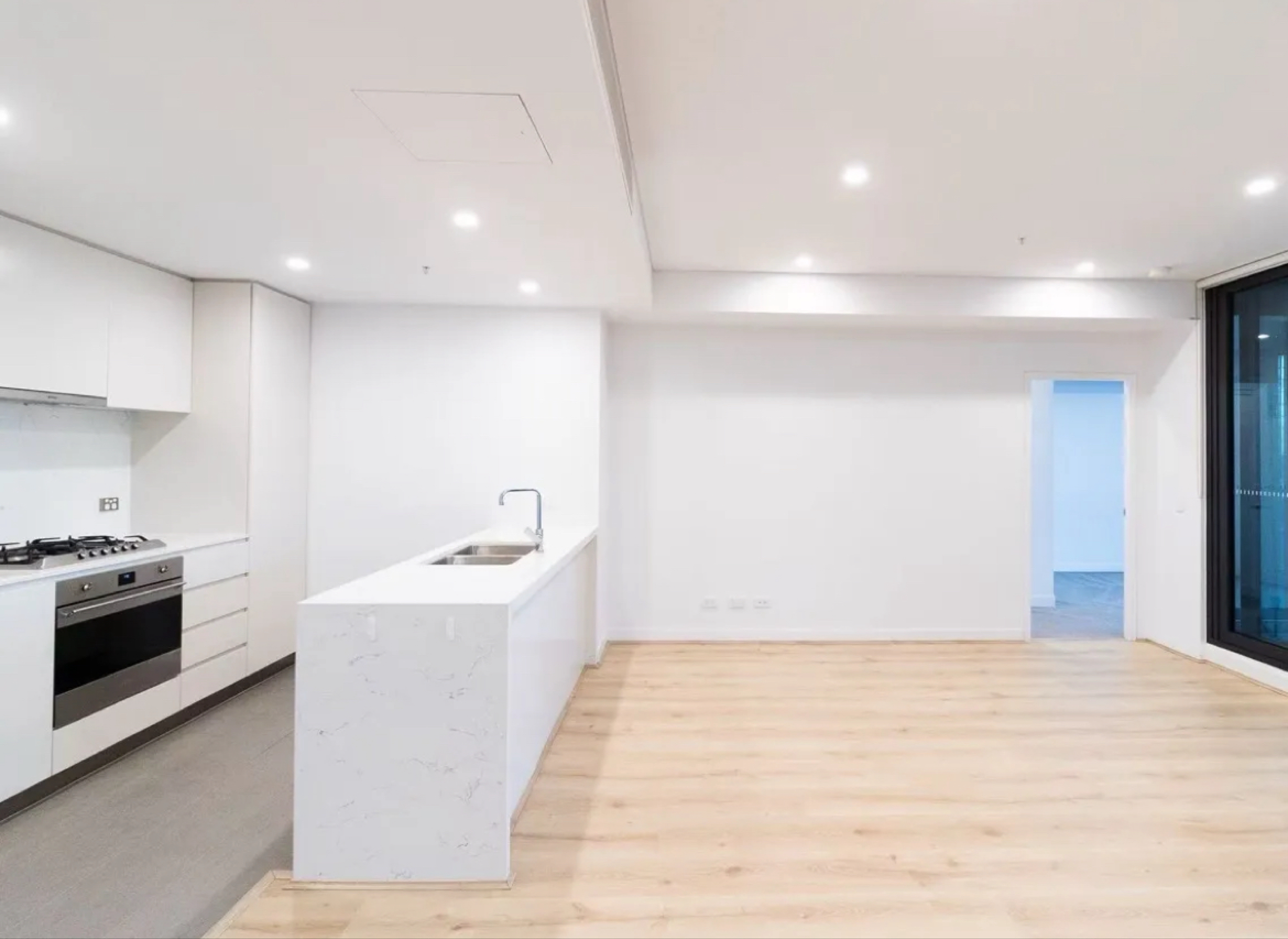 今日悉尼Wolli Creek Wolli Creek 新公寓高层独立study找一位女生舍友 Wolli Creek Wolli Creek 新公寓高层独立study找一位女生舍友