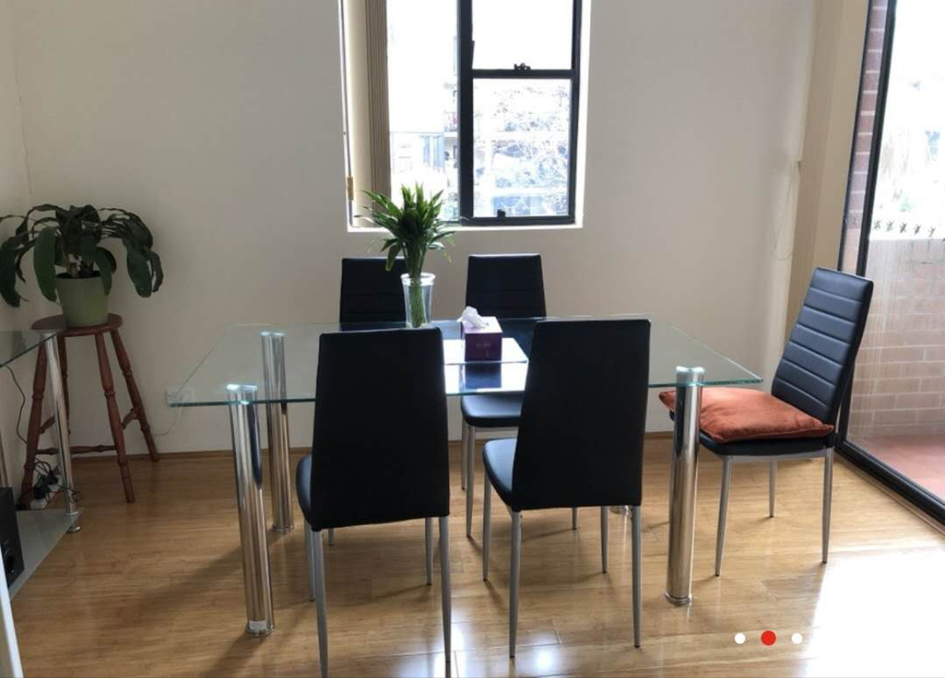 今日悉尼Hurstville 近火车站房间出租300per week Hurstville 近火车站房间出租300per week