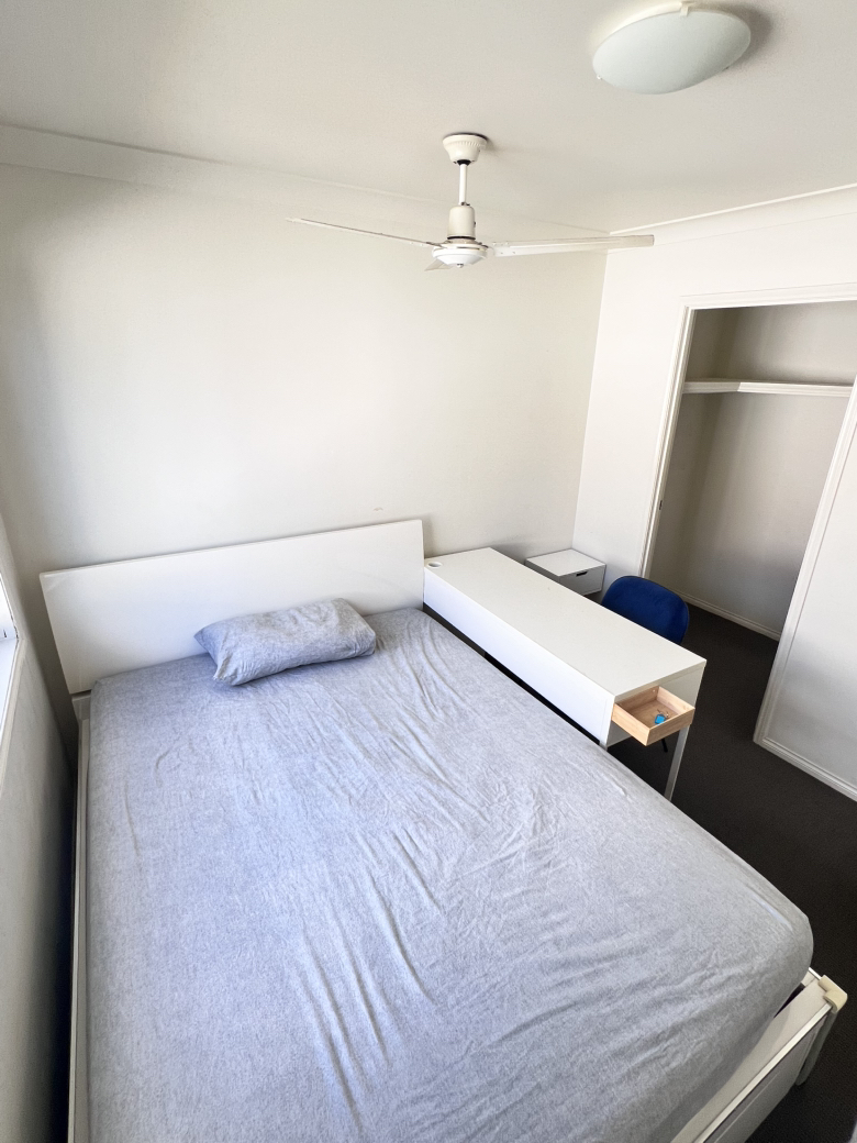 今日黄金海岸Ashmore townhouse 次卧招租 Ashmore townhouse 次卧招租