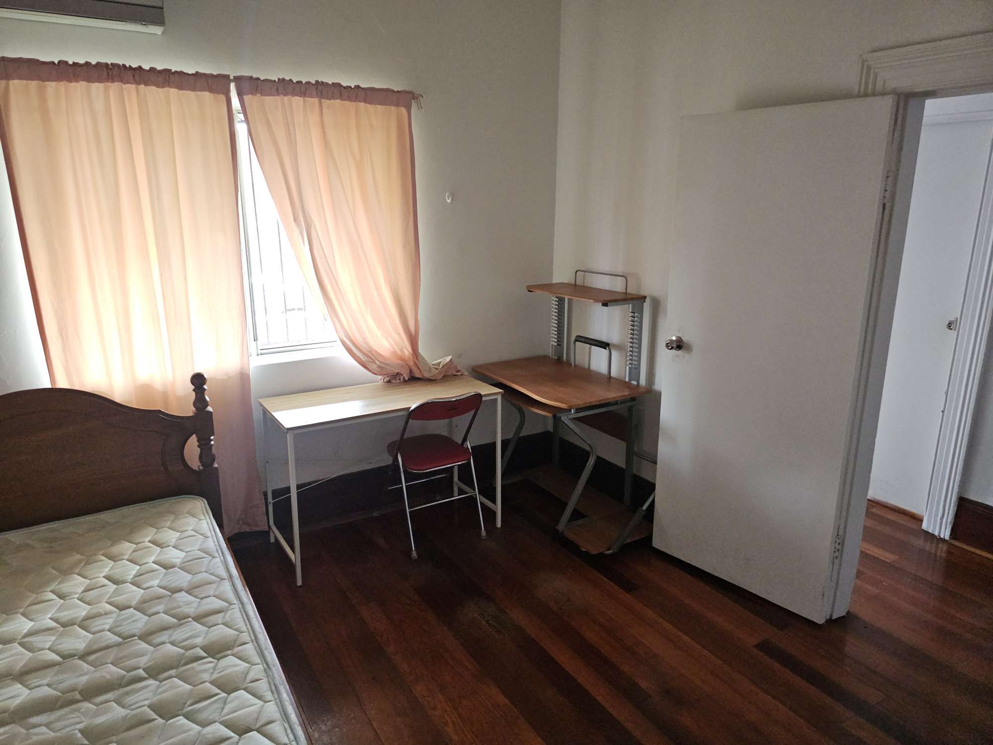 今日中央海岸Ashfield 240pw 房屋 随时入住 Ashfield 240pw 房屋 随时入住