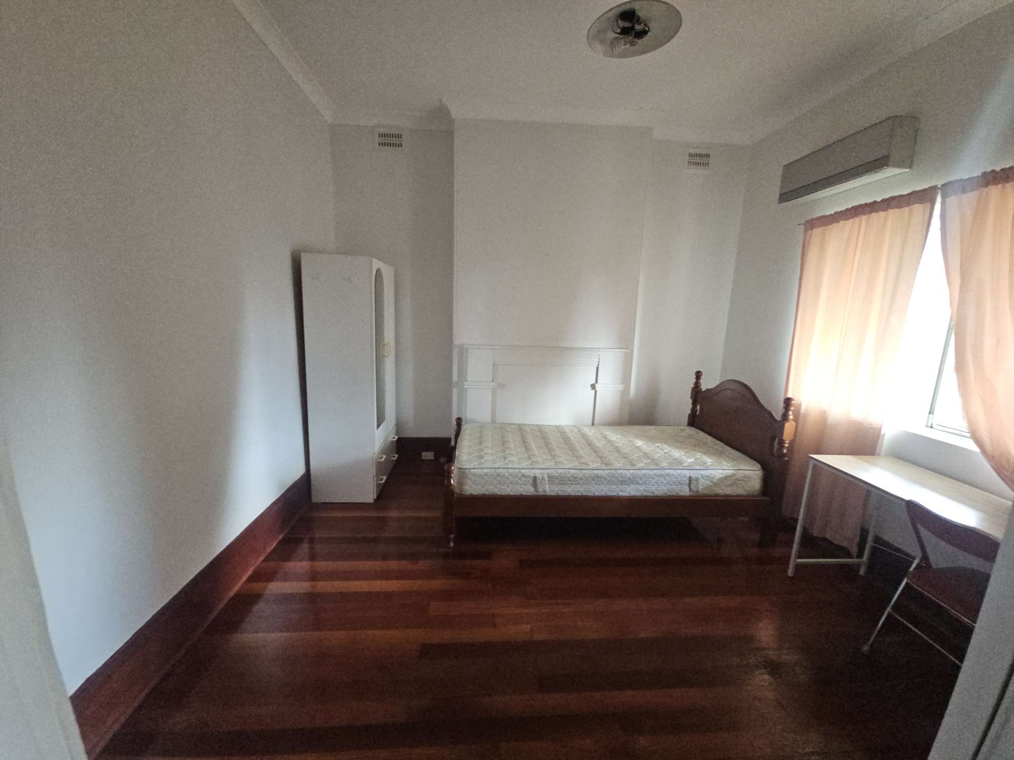 今日中央海岸Ashfield 240pw 房屋 随时入住 Ashfield 240pw 房屋 随时入住