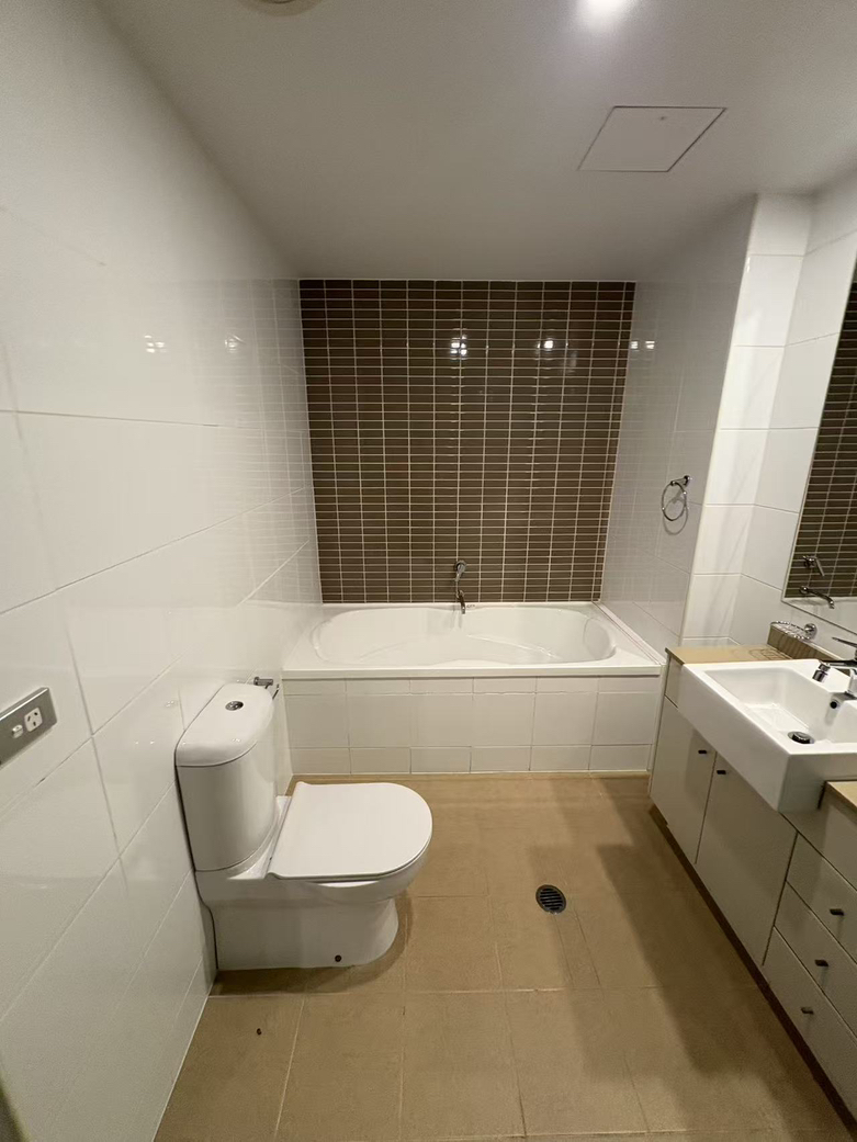 今日珀斯Rosebery 2b2b全屋空调带建设房游泳池 Rosebery 2b2b全屋空调带建设房游泳池