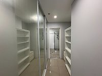 Auburn 57 Queen St  商场楼上2房2卫1 车道含家具家电公寓