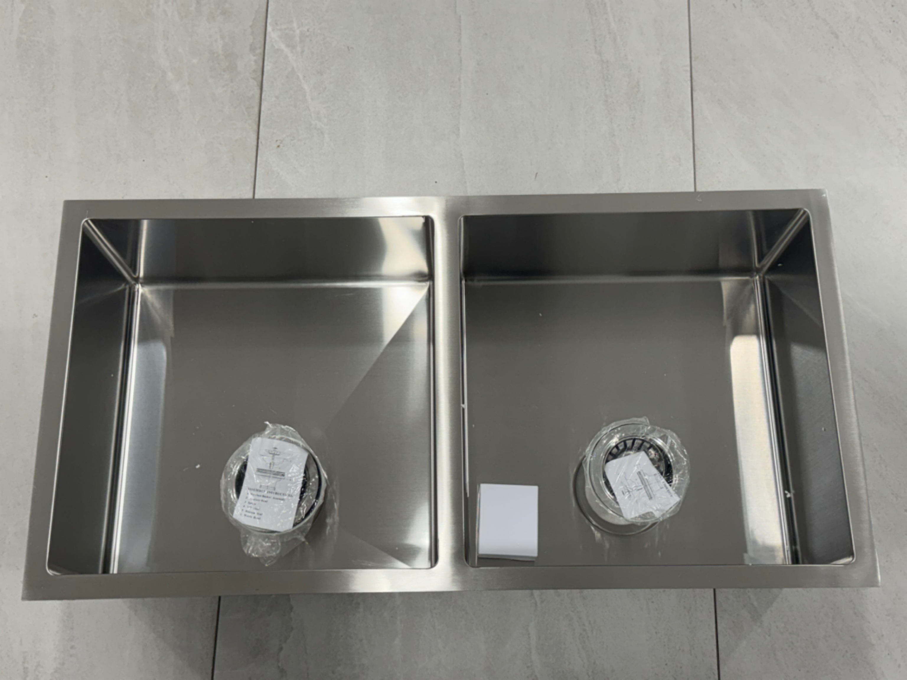 今日墨尔本Brand new kitchen stainless steel SUS304 double sinks Brand new kitchen stainless steel SUS304 double sinks