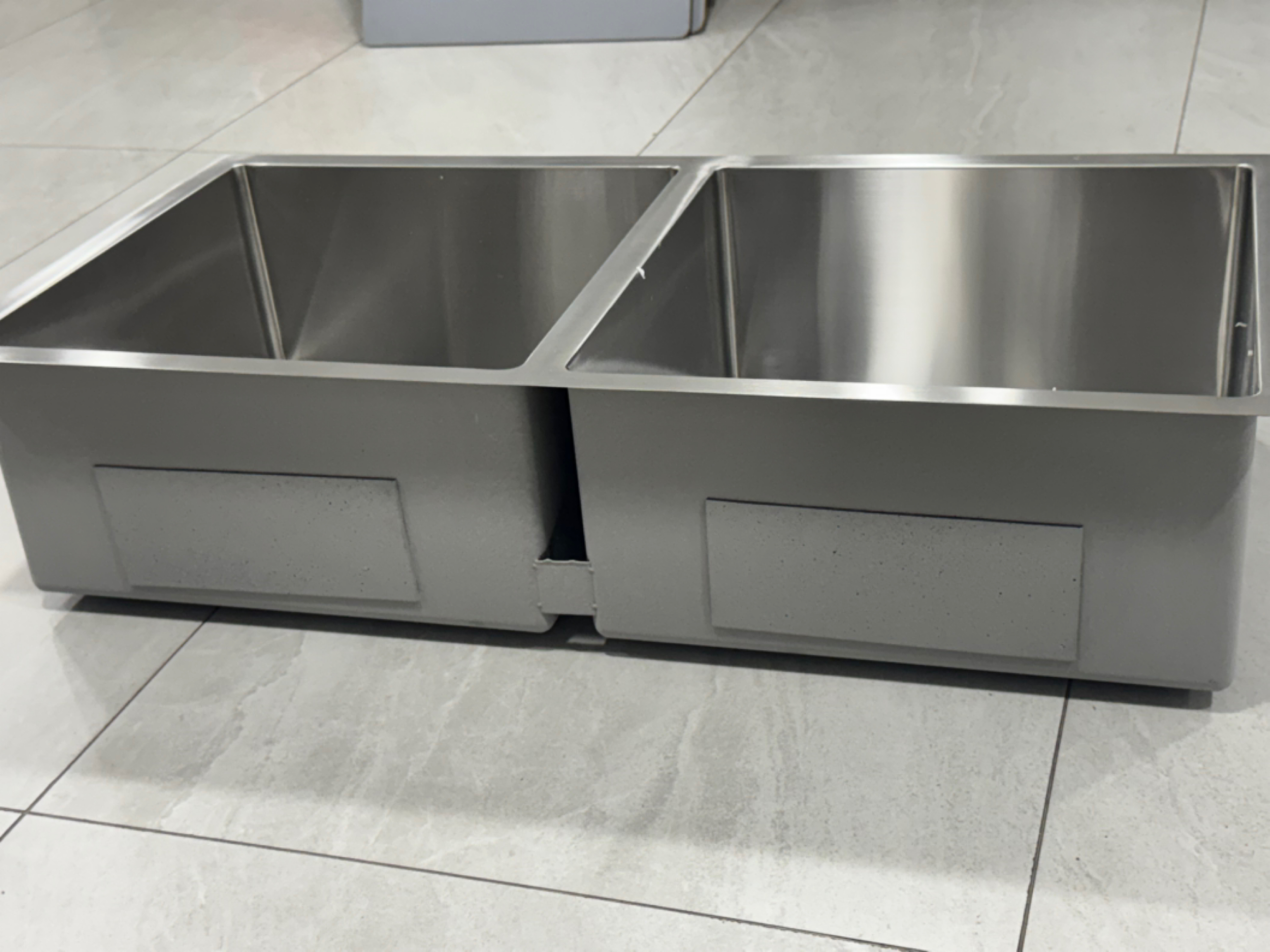 今日墨尔本Brand new kitchen stainless steel SUS304 double sinks Brand new kitchen stainless steel SUS304 double sinks