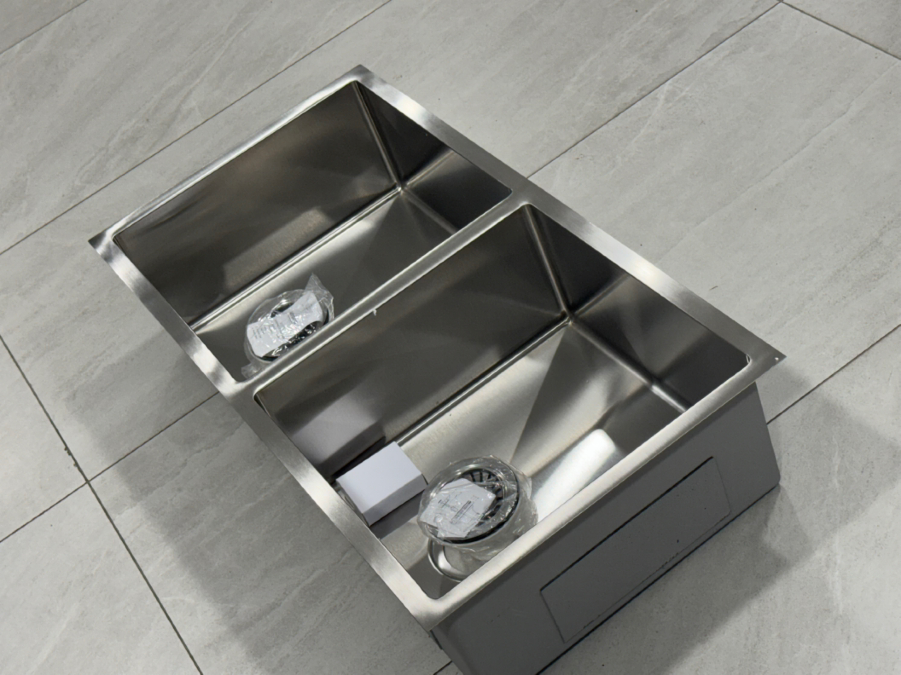 今日墨尔本Brand new kitchen stainless steel SUS304 double sinks Brand new kitchen stainless steel SUS304 double sinks