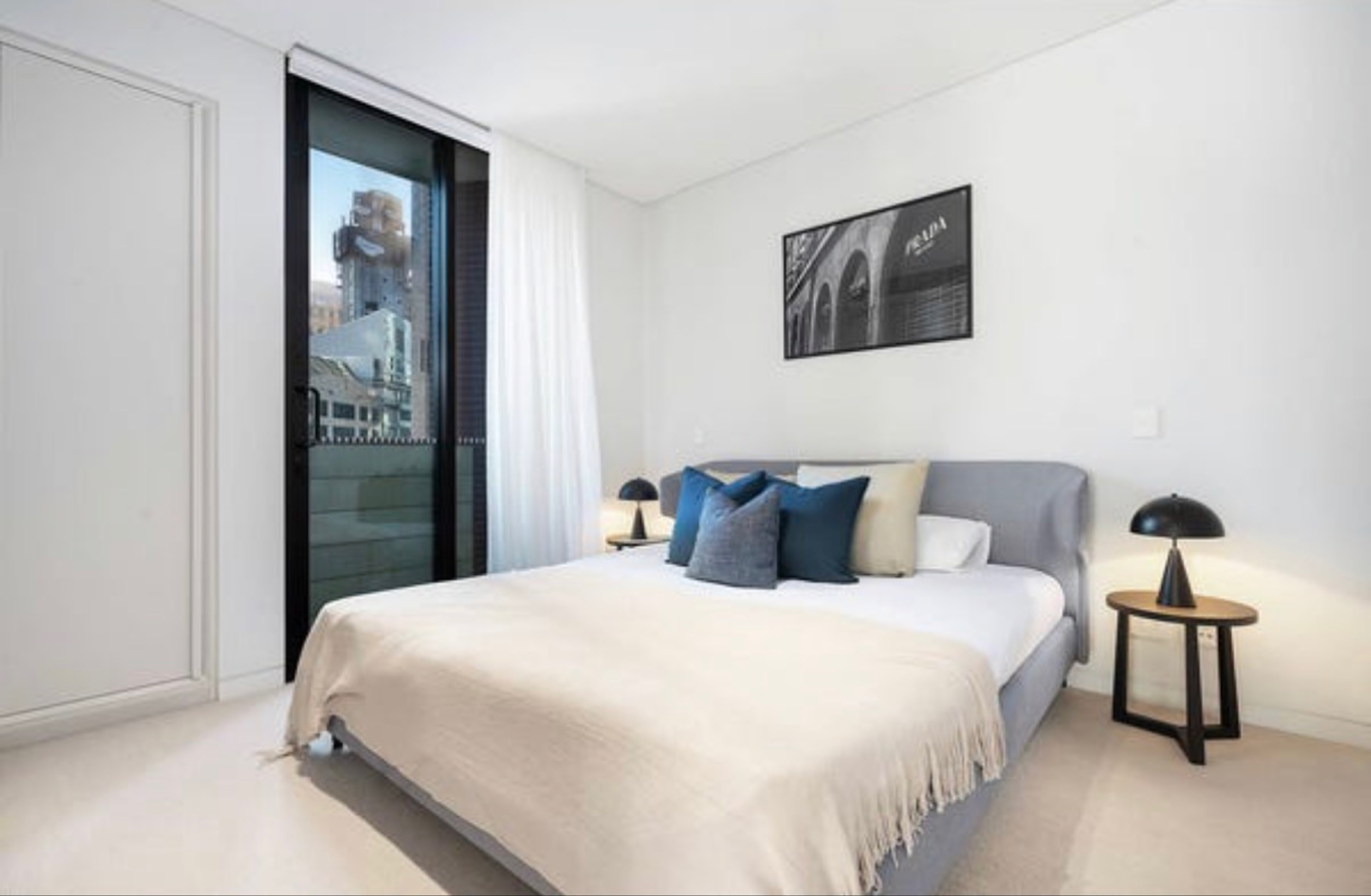 今日悉尼Sydney CBD 豪华海景两房短租可看海港大桥带车位 Sydney CBD 豪华海景两房短租可看海港大桥带车位