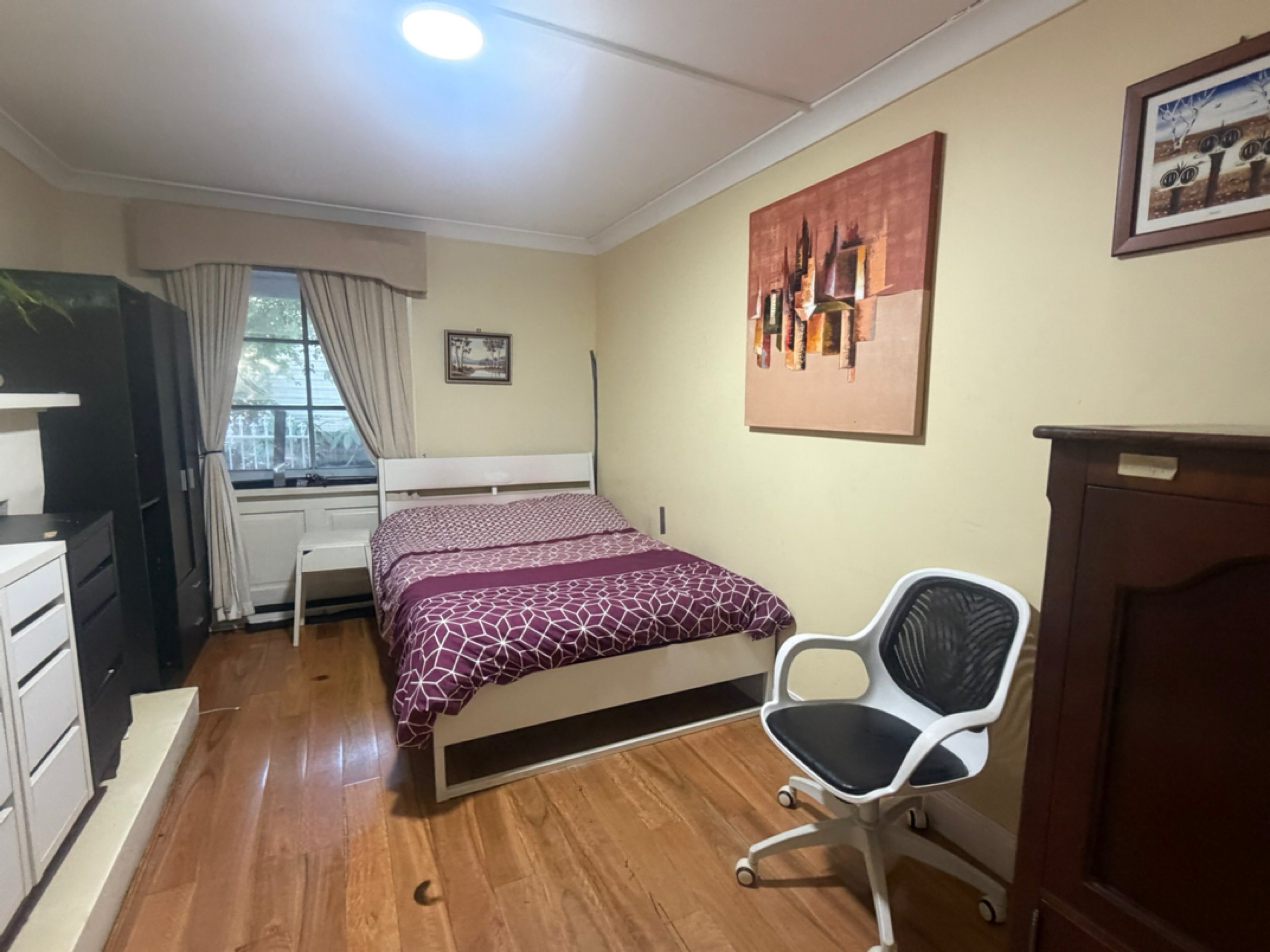 今日卧龙岗Burwood 一房出租320 Burwood 一房出租320