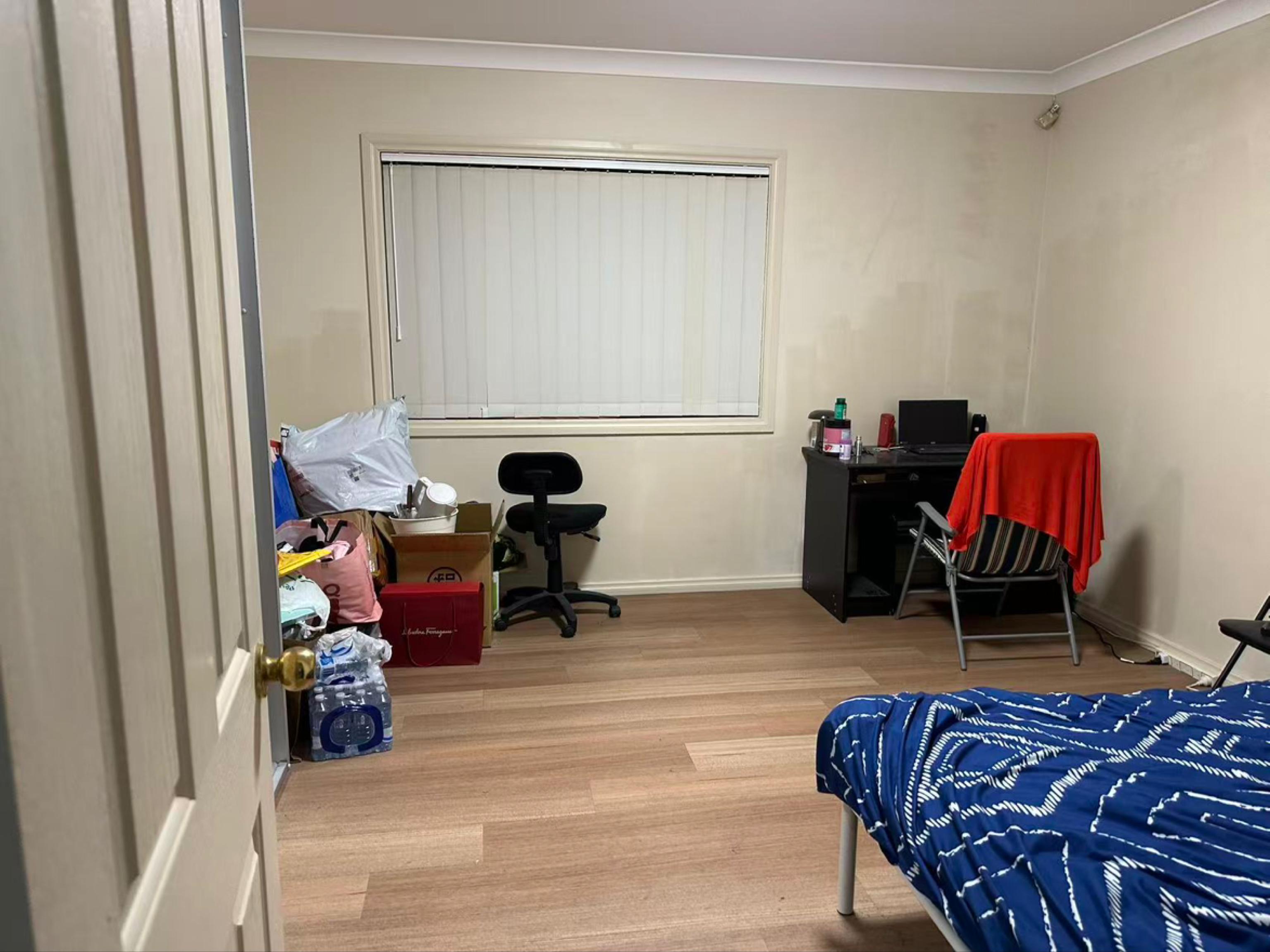 今日悉尼Auburn 步行8分钟火车站 静街 干净 house 单间 Auburn 步行8分钟火车站 静街 干净 house 单间