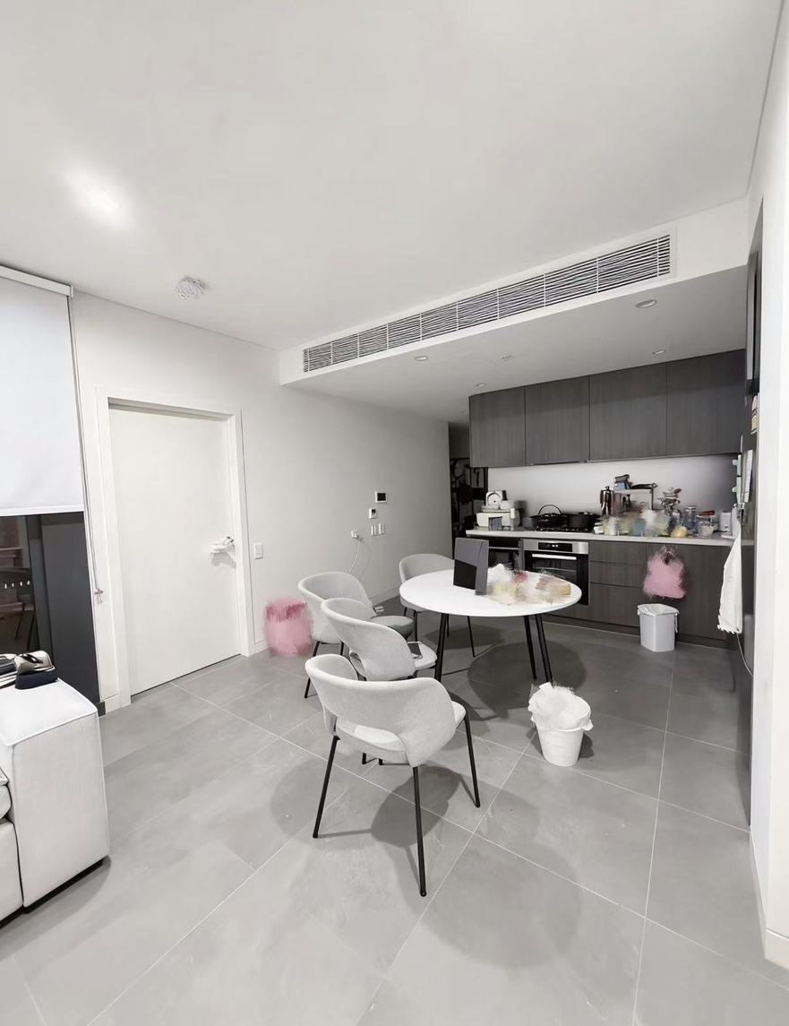 今日悉尼Homebush 十二楼主卧独立阳台带健身房包bill近BurwoodStrathfield Homebush 十二楼主卧独立阳台带健身房包bill近BurwoodStrathfield