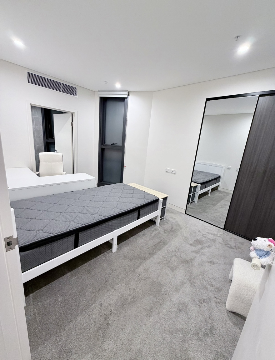 今日悉尼Homebush 十二楼主卧独立阳台带健身房包bill近BurwoodStrathfield Homebush 十二楼主卧独立阳台带健身房包bill近BurwoodStrathfield